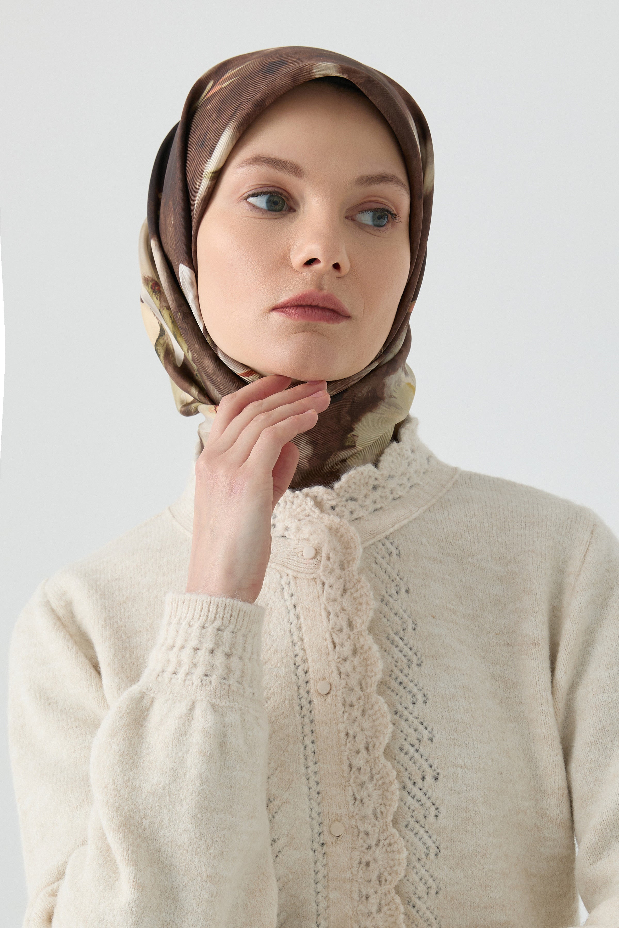 Fulya Twill İpek Eşarp - Koyu Kahve TUGBA