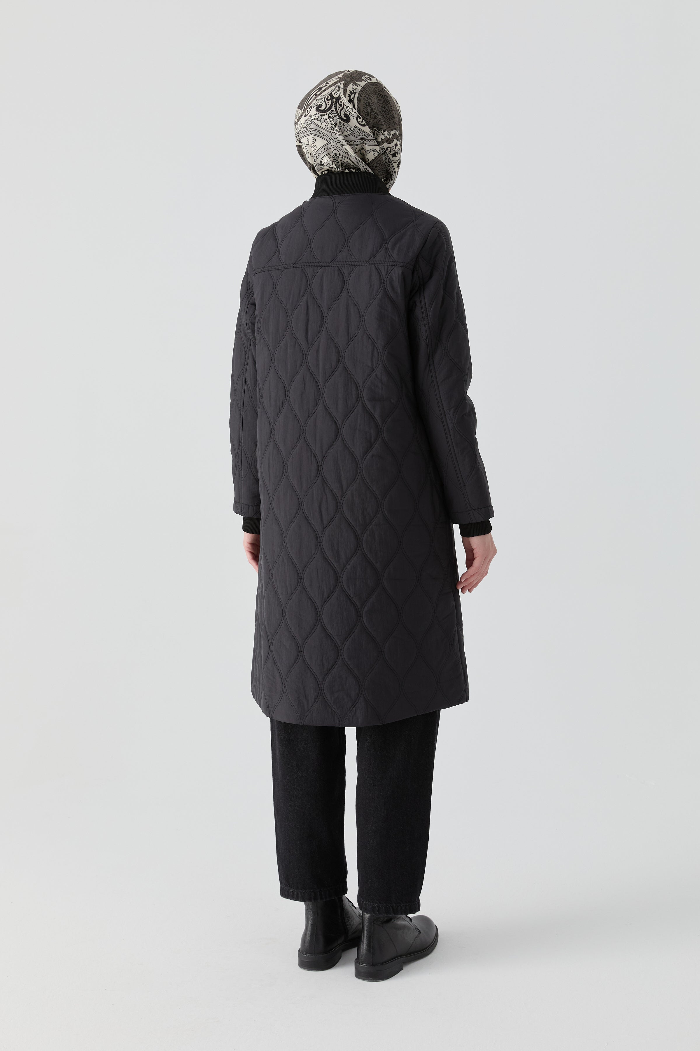 Pilot Yakalı Ribana Detaylı Kapitone Kaban - Siyah TUGBA