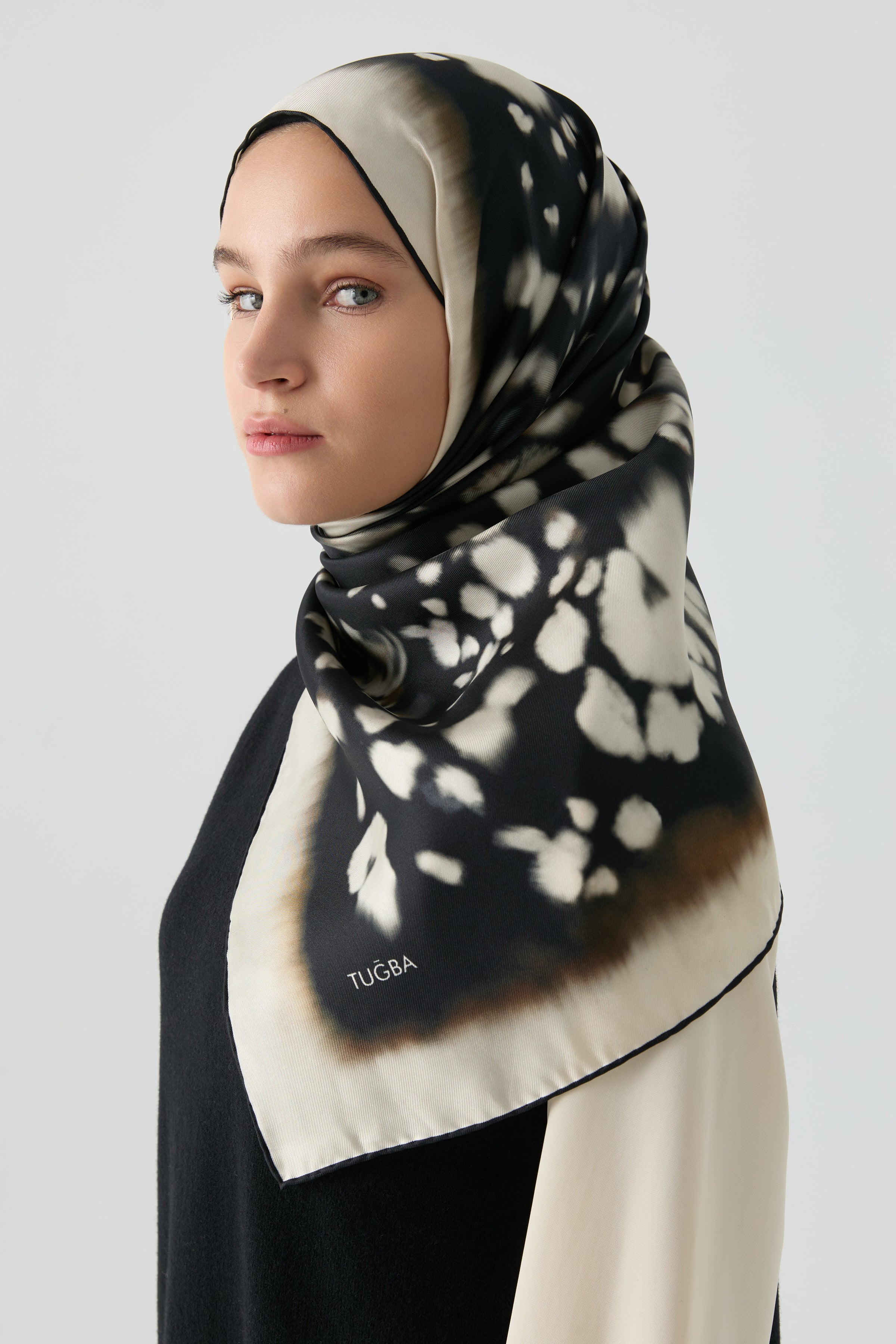 Sebu Twill İpek Eşarp - Siyah TUGBA