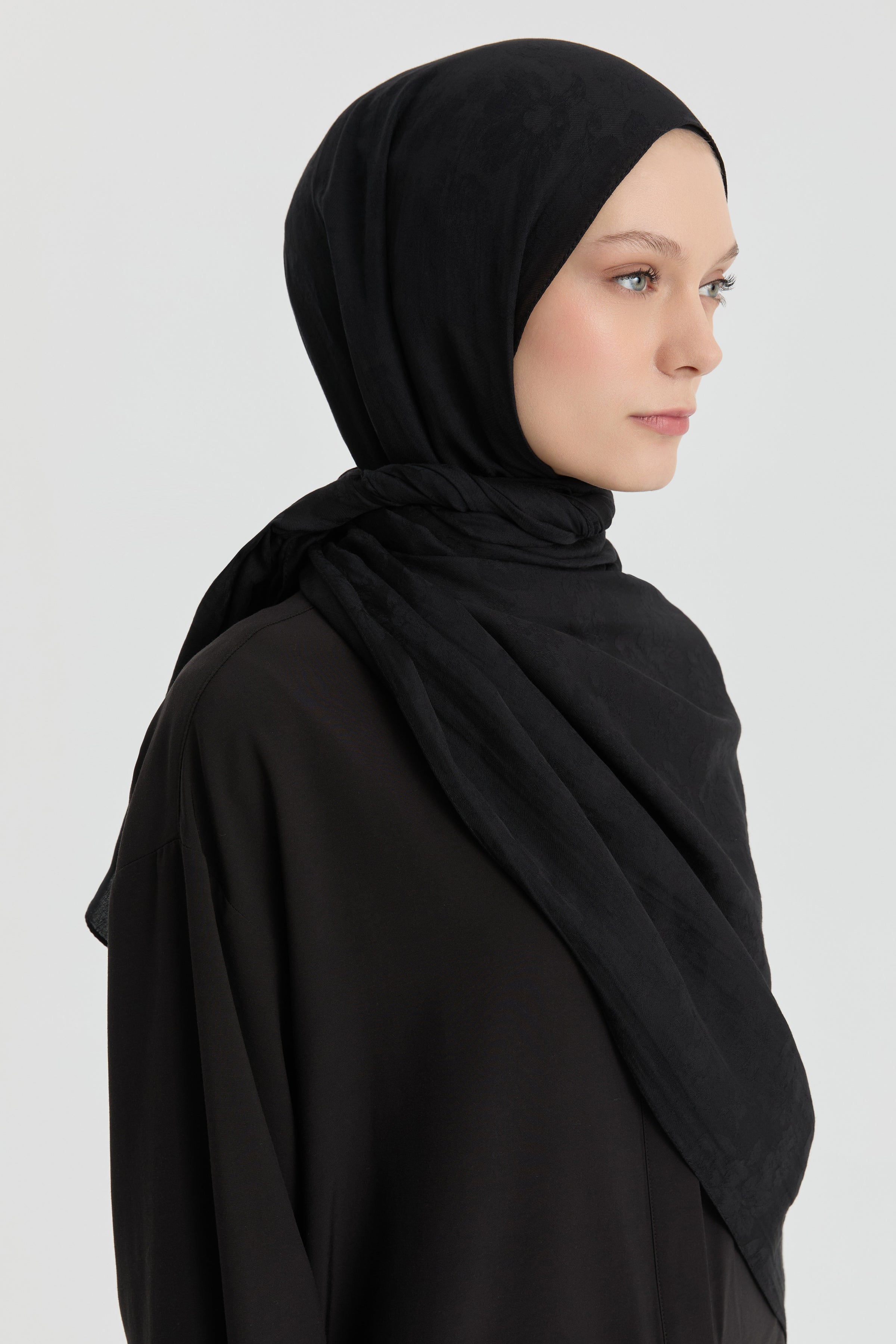 Roza Jakar Şal - Siyah TUGBA