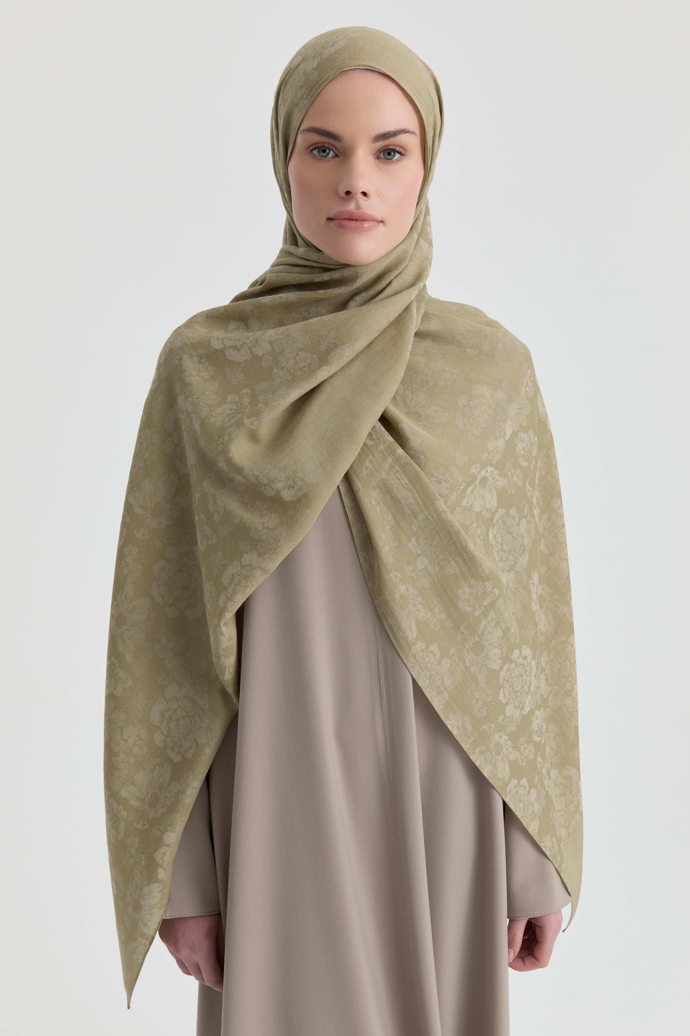 Roza Jakar Şal - Çağla TUGBA