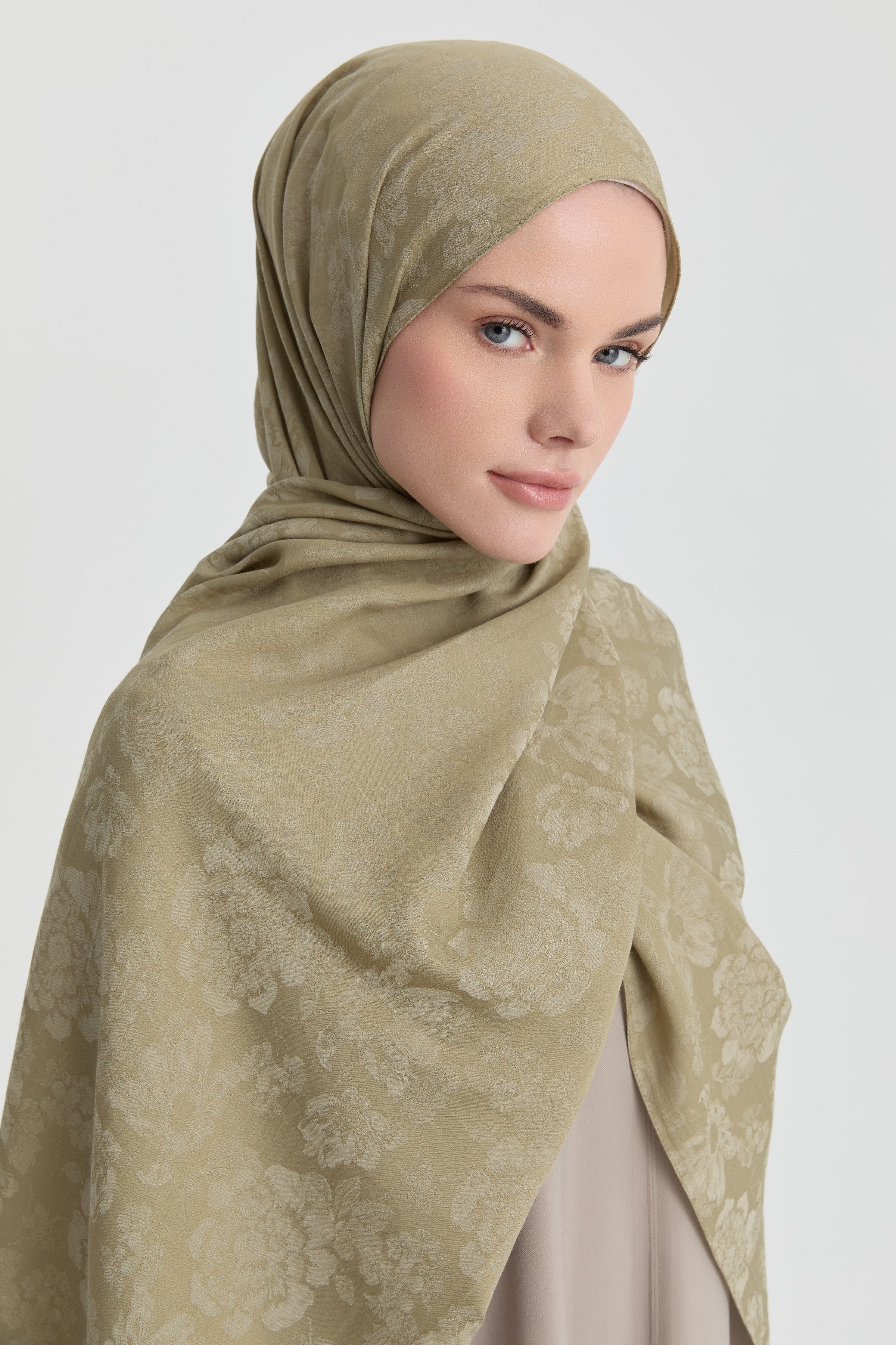 Roza Jakar Şal - Çağla TUGBA