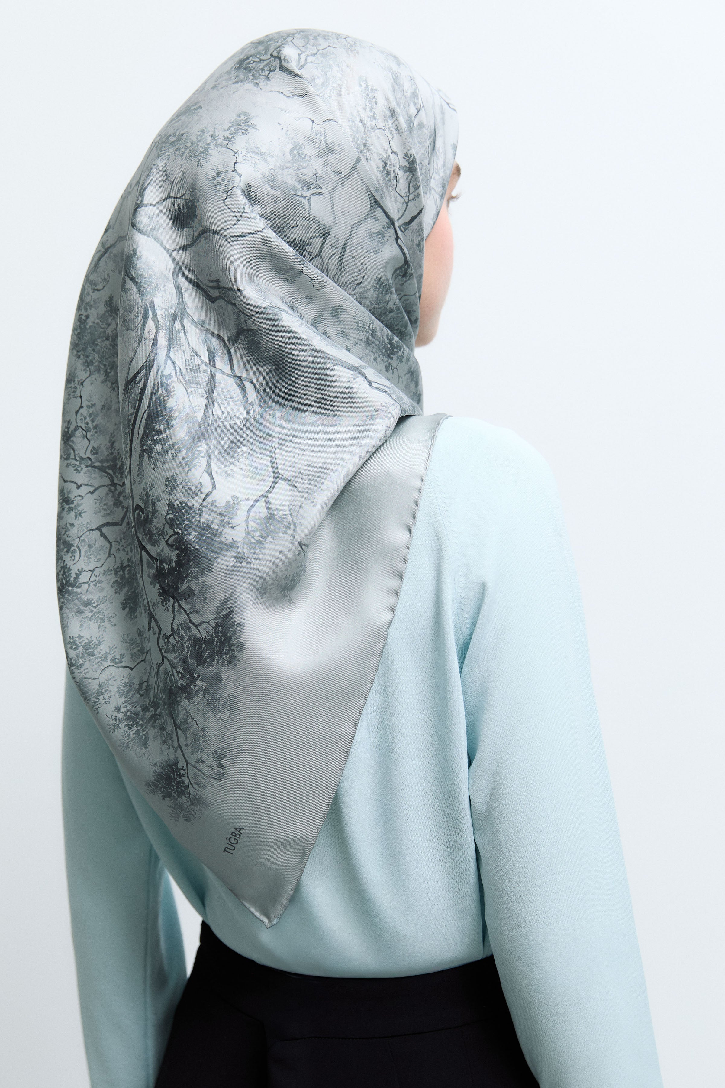 Belva Twill İpek Eşarp - Gümüş TUĞBA
