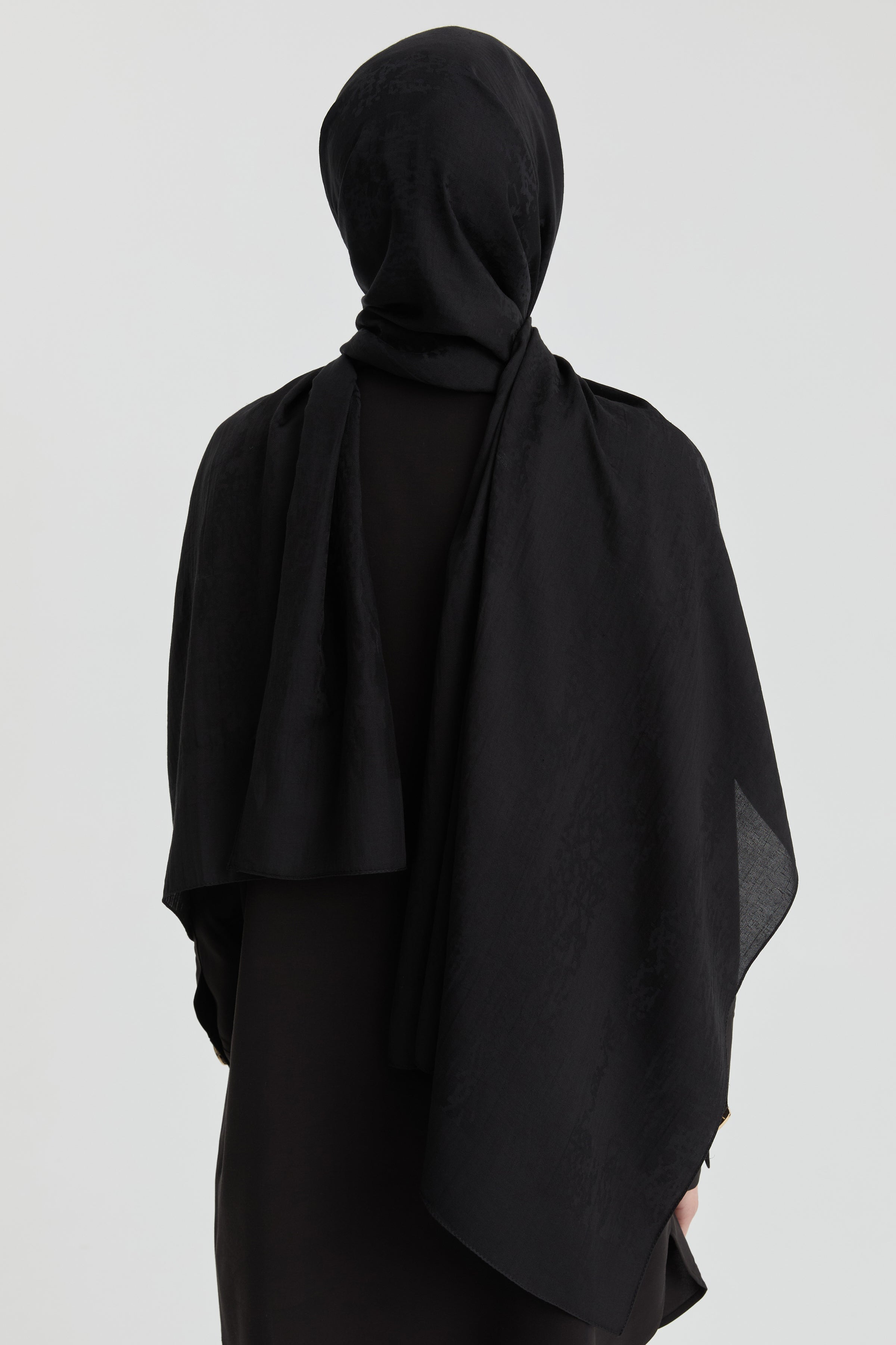 Efsun Jakar Şal - Siyah TUGBA