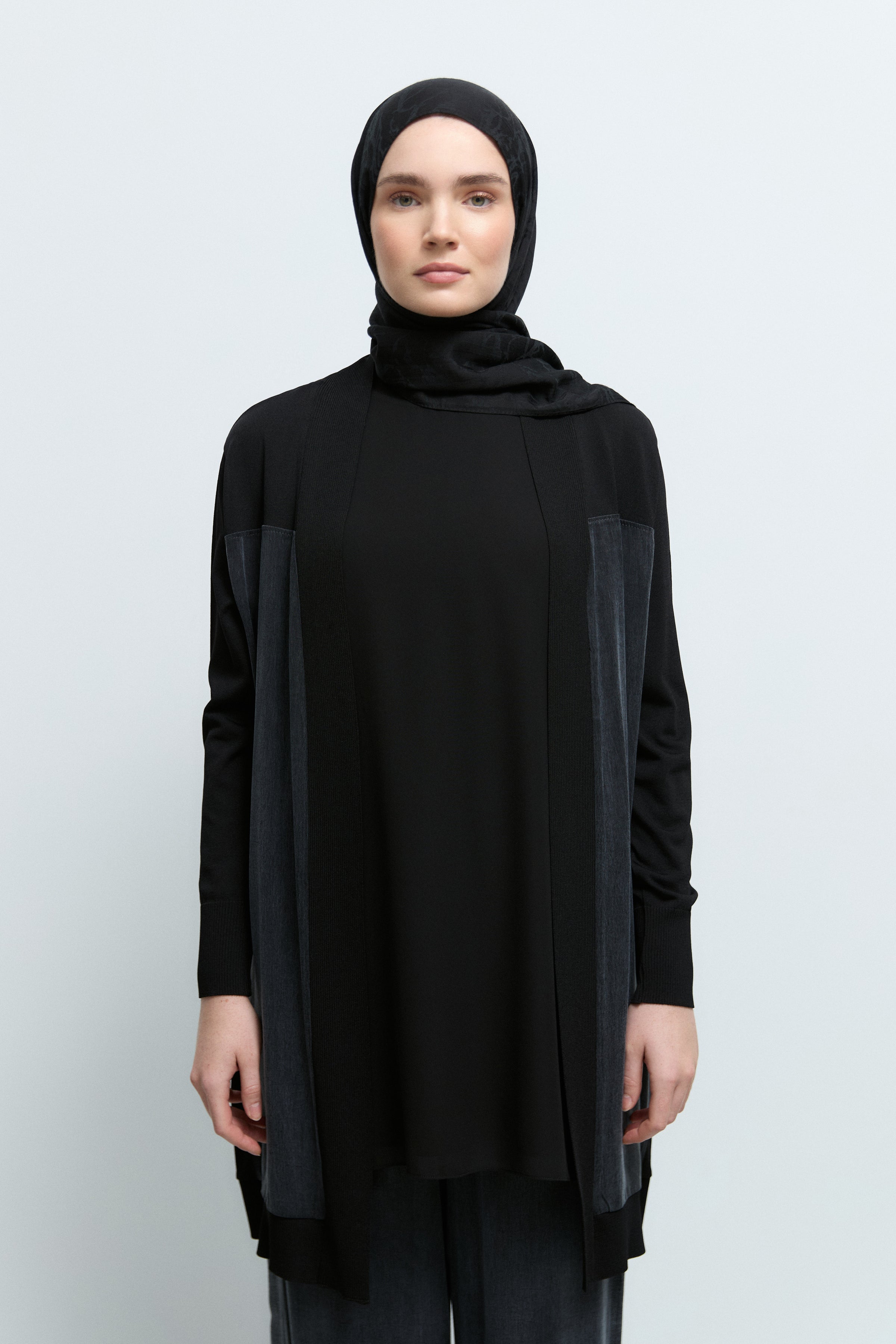 Rayon Karışımlı Şeritli Midi Hırka - Siyah TUĞBA