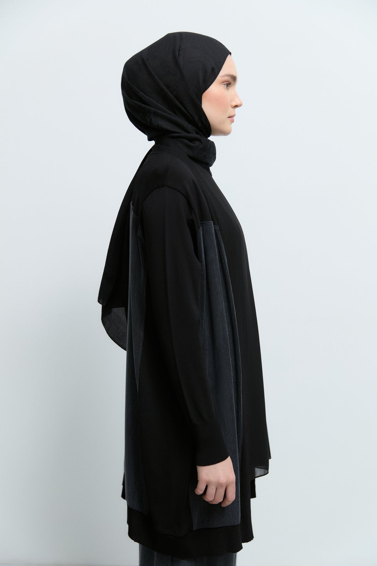 Rayon Karışımlı Şeritli Midi Hırka - Siyah TUĞBA