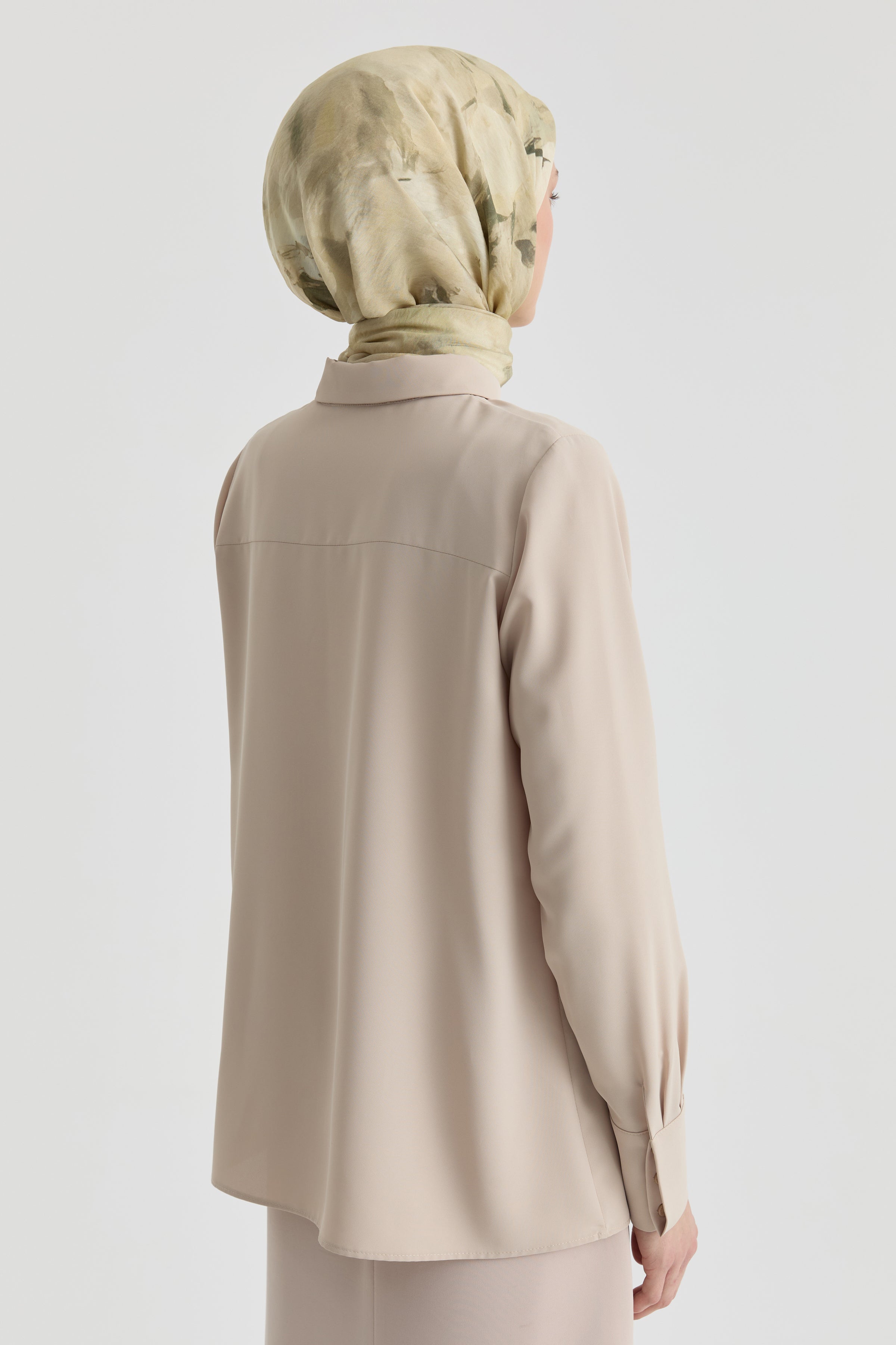 Gizli Patlı Basic Gömlek - Bej TUGBA