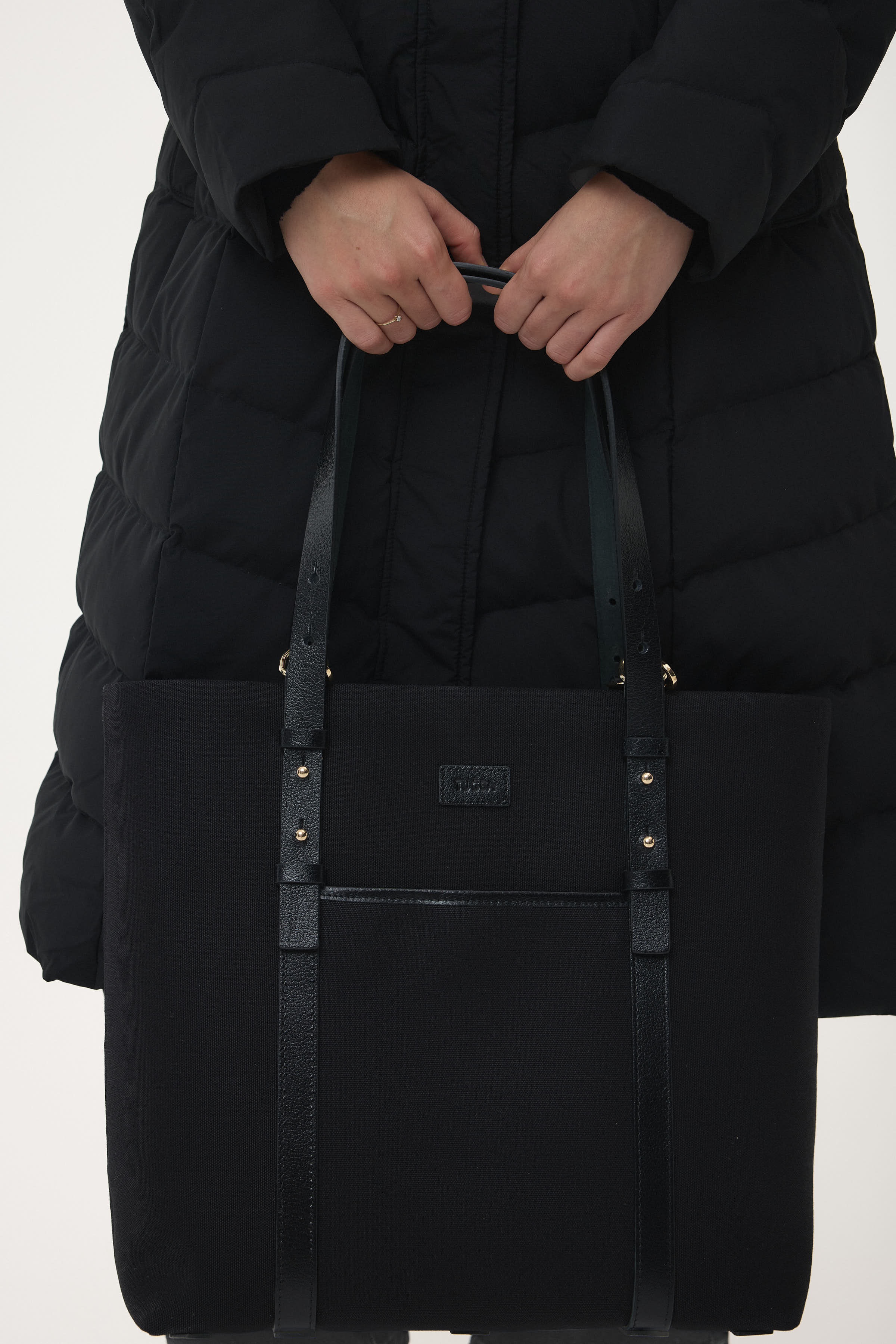 Deri Kemerli Kanvas Çanta - Siyah TUGBA