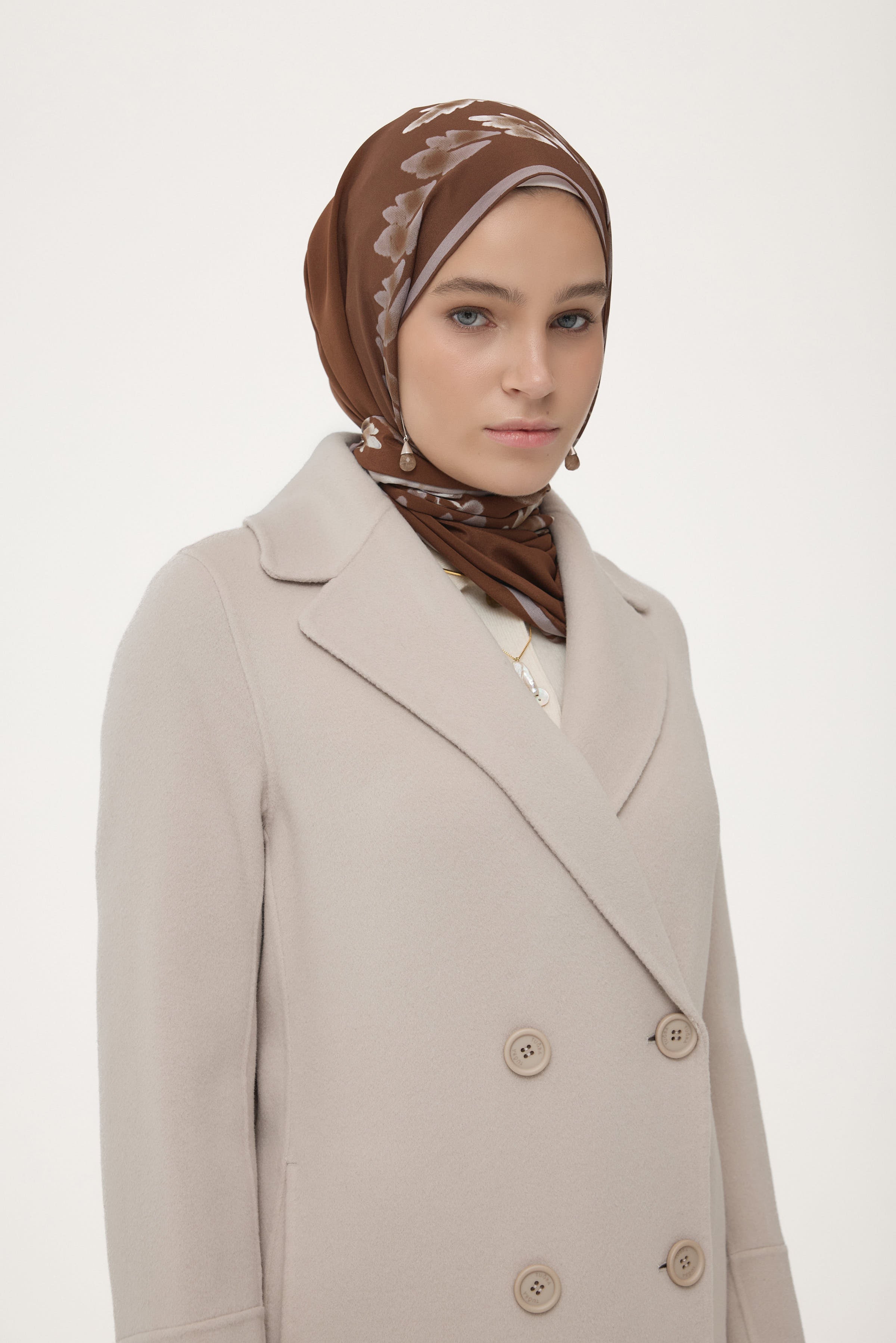 El Yapımı %100 Yün Kruvaze Manto - Gri TUGBA