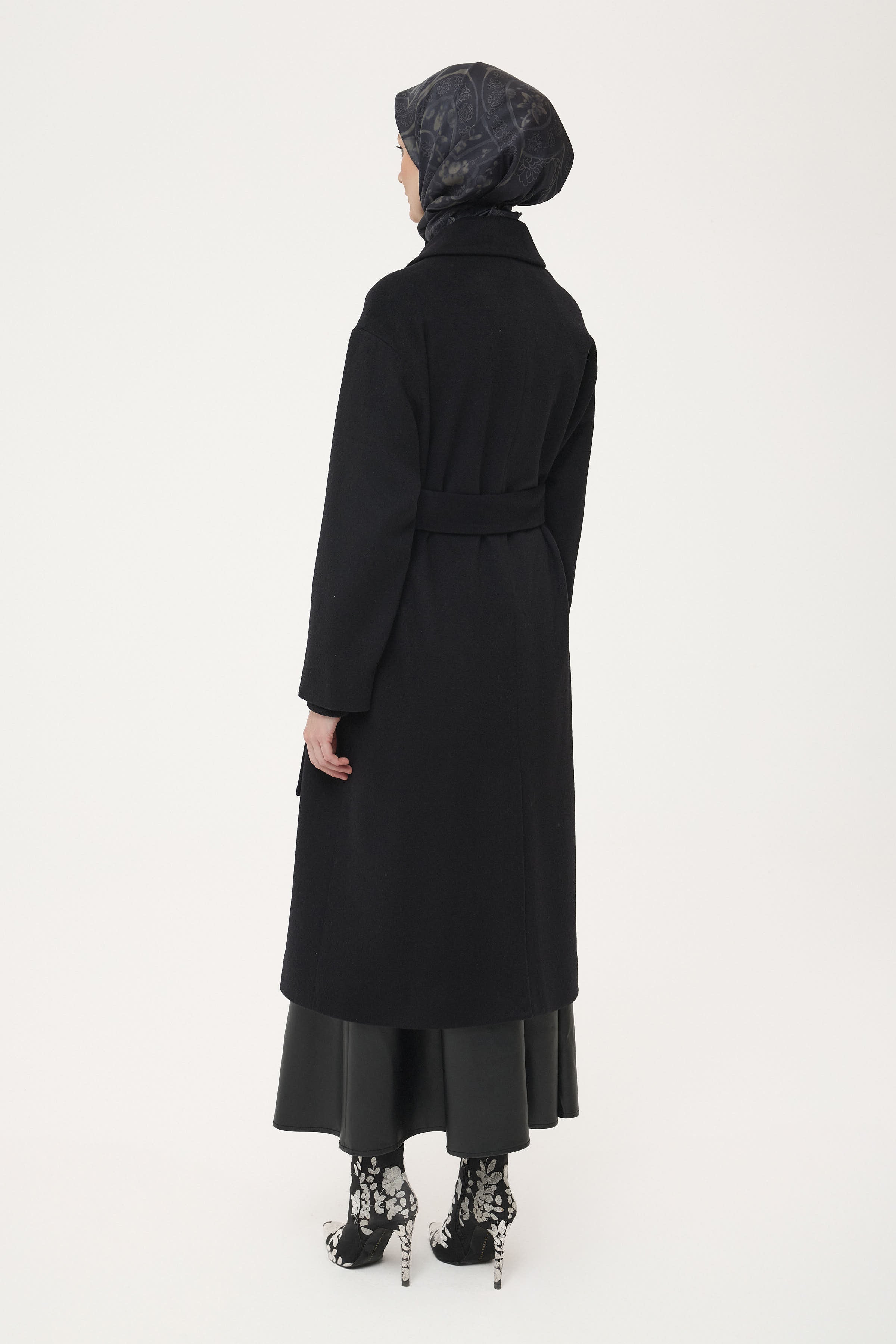 Yün Karışımlı Kuşaklı Kaban - Siyah TUGBA