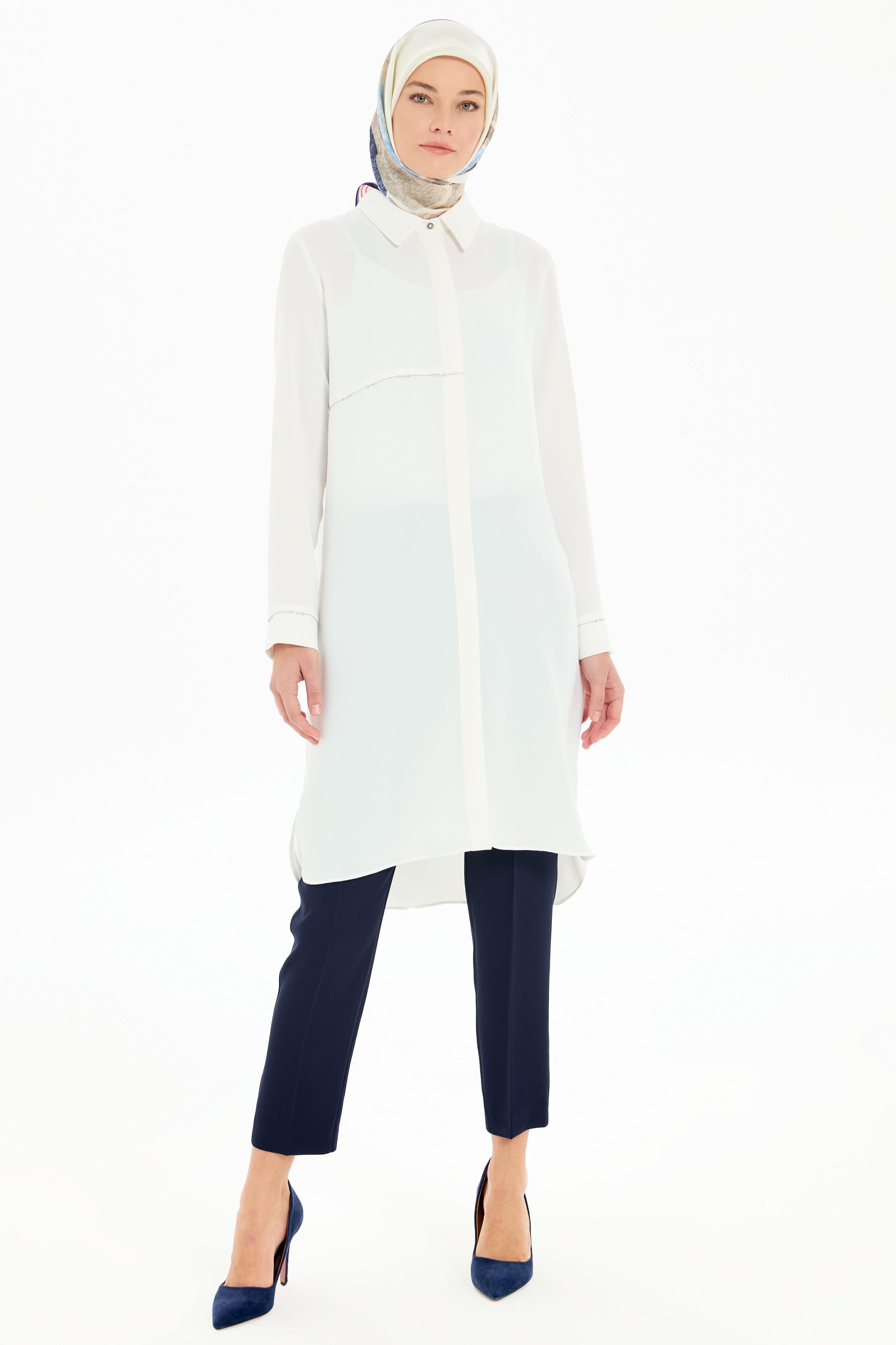 Aksesuar Şerit Detaylı Yırtmaçlı Tunik - Ekru TUGBA