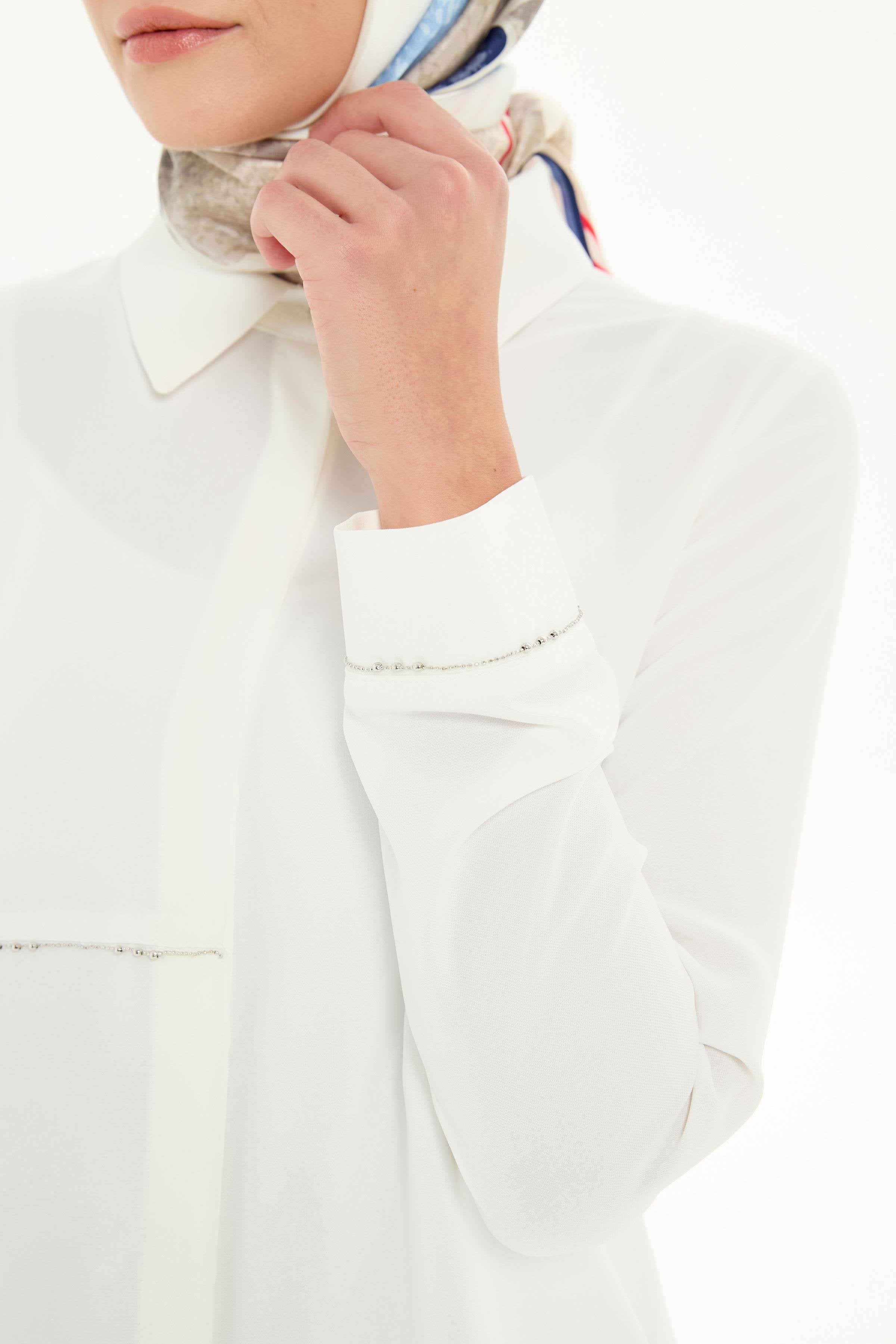 Aksesuar Şerit Detaylı Yırtmaçlı Tunik - Ekru TUGBA