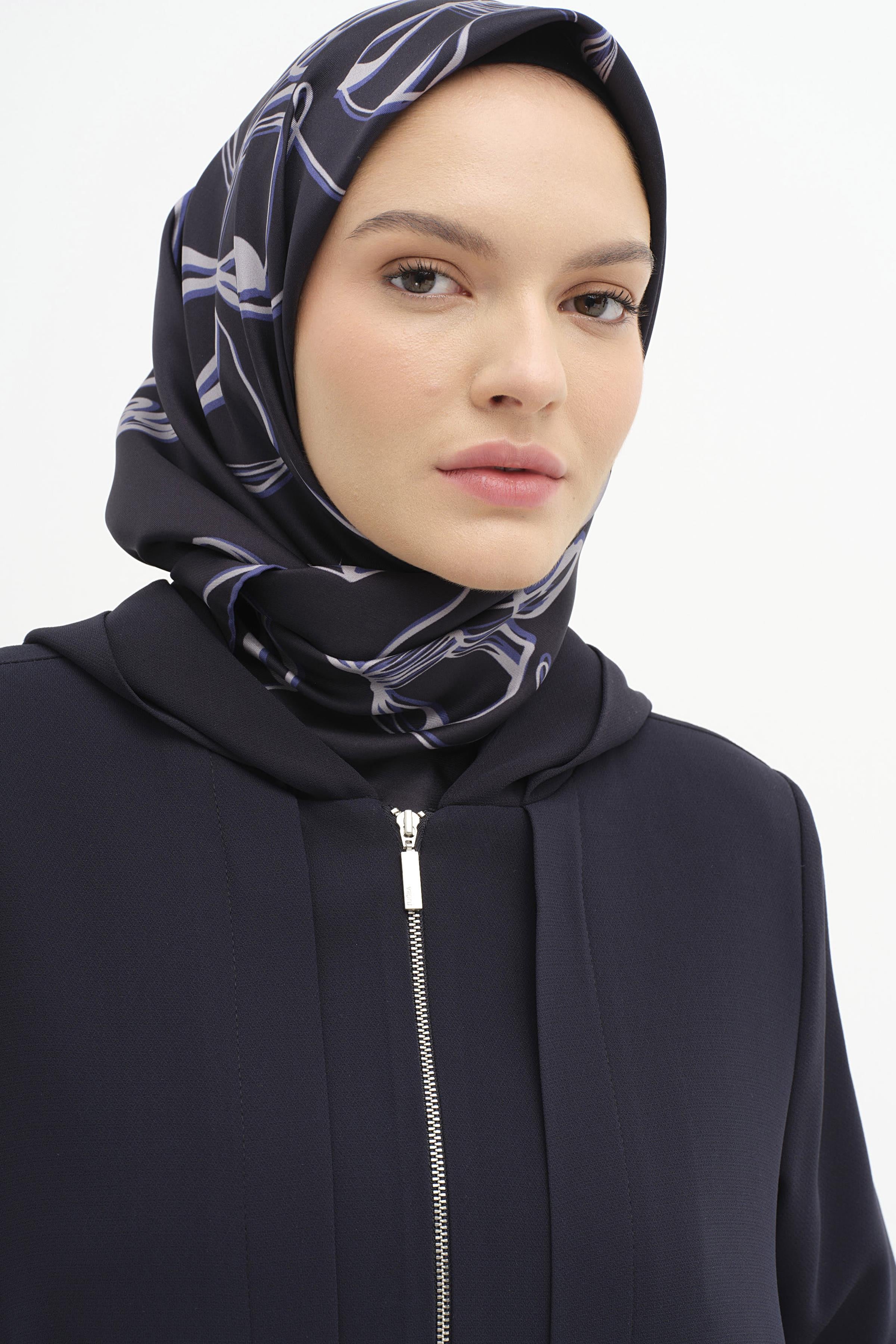 Aller Detaylı Kapüşonlu Ferace - Lacivert TUGBA