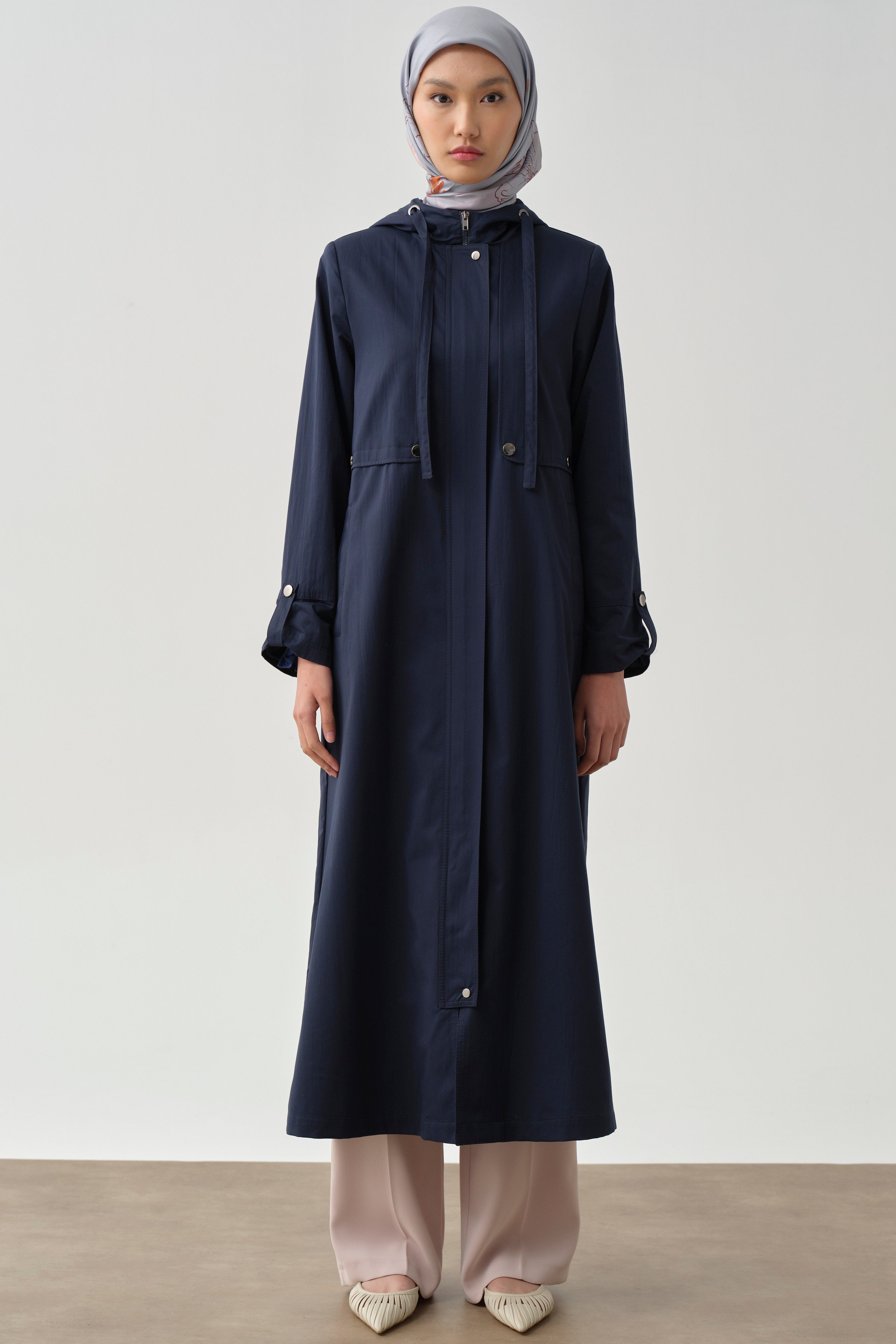 Aller Detaylı Kapüşonlu Pardesü - Lacivert TUGBA