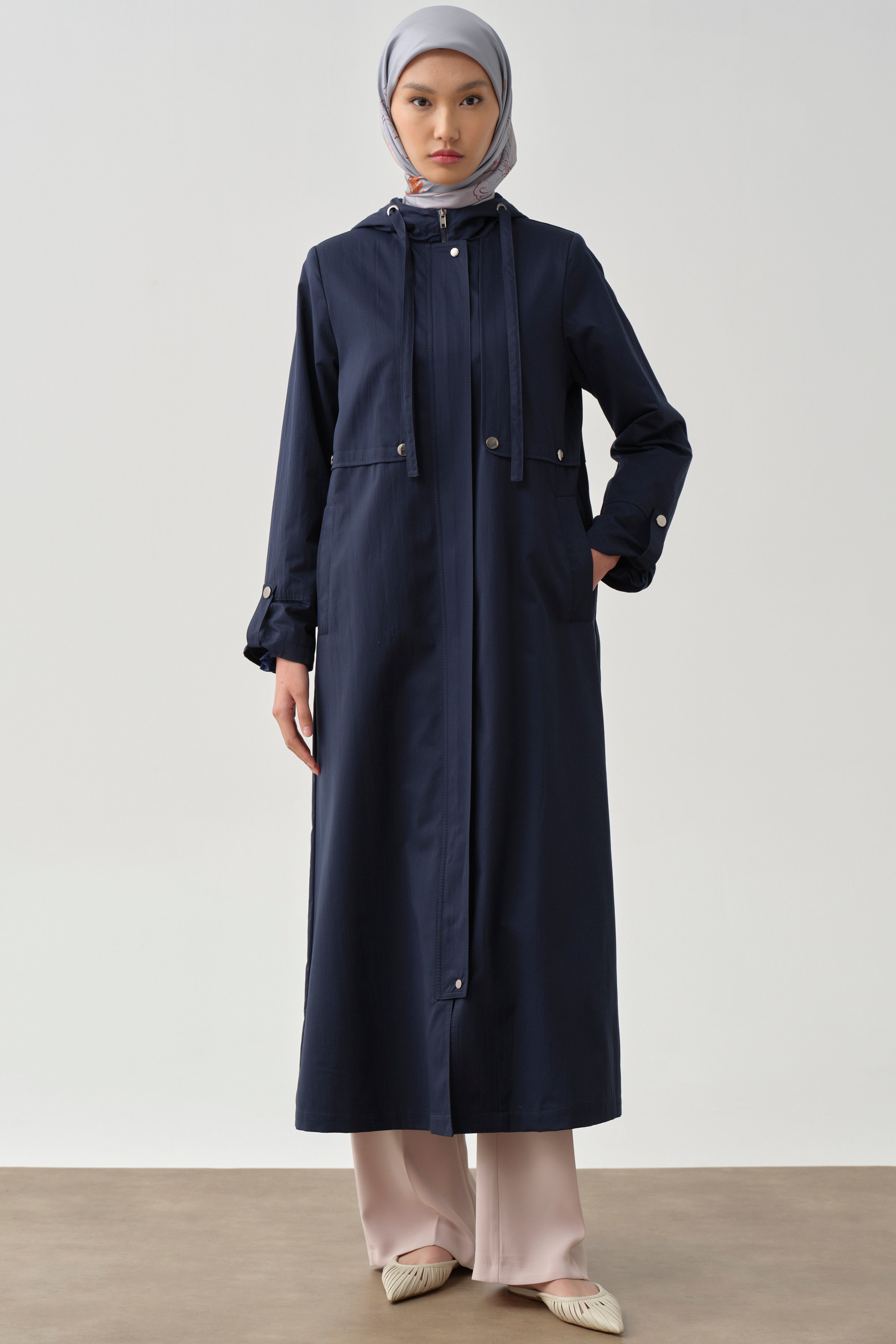 Aller Detaylı Kapüşonlu Pardesü - Lacivert TUGBA