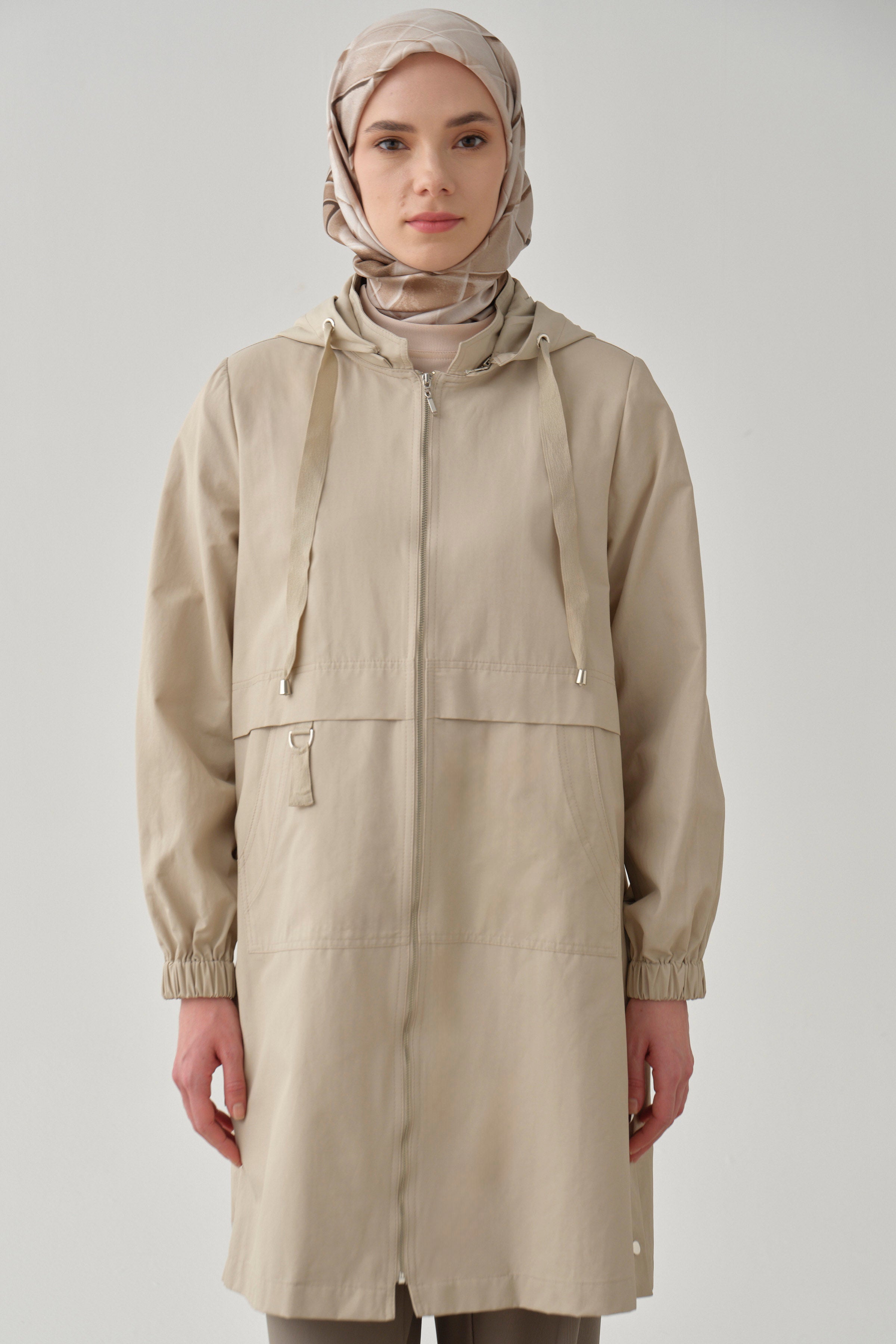 Aller Detaylı Yırtmaçlı Parka - Bej TUGBA