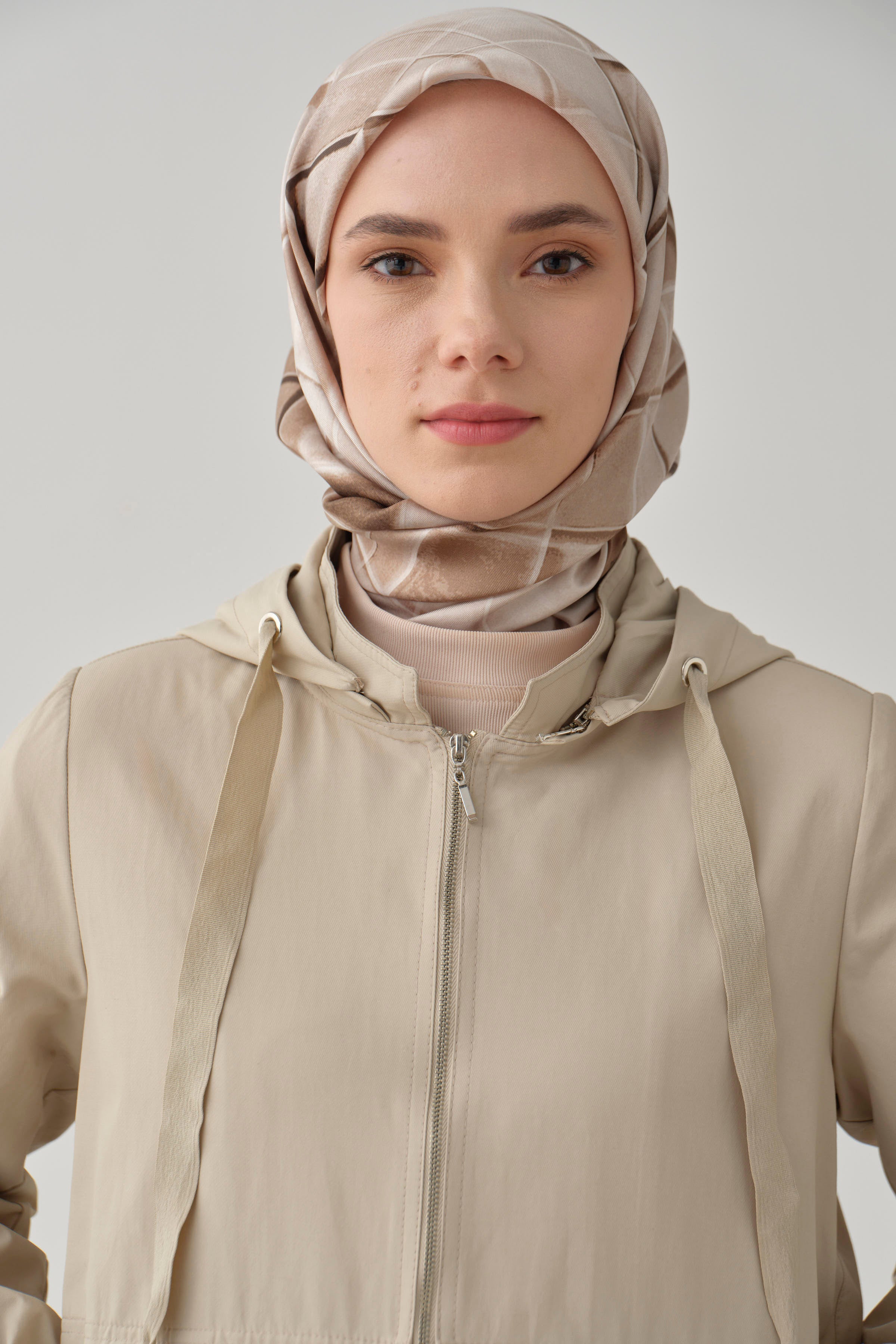 Aller Detaylı Yırtmaçlı Parka - Bej TUGBA