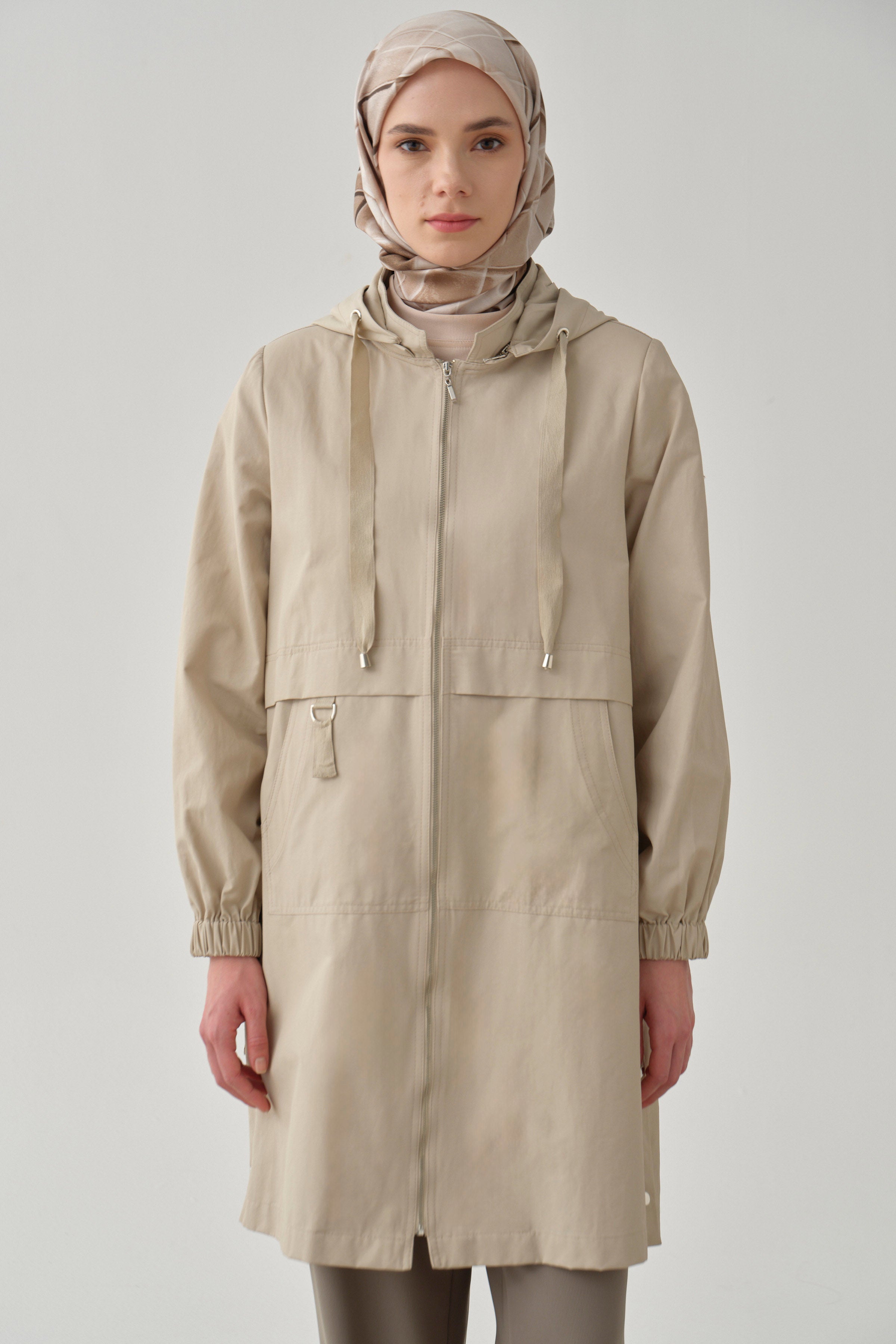 Aller Detaylı Yırtmaçlı Parka - Bej TUGBA