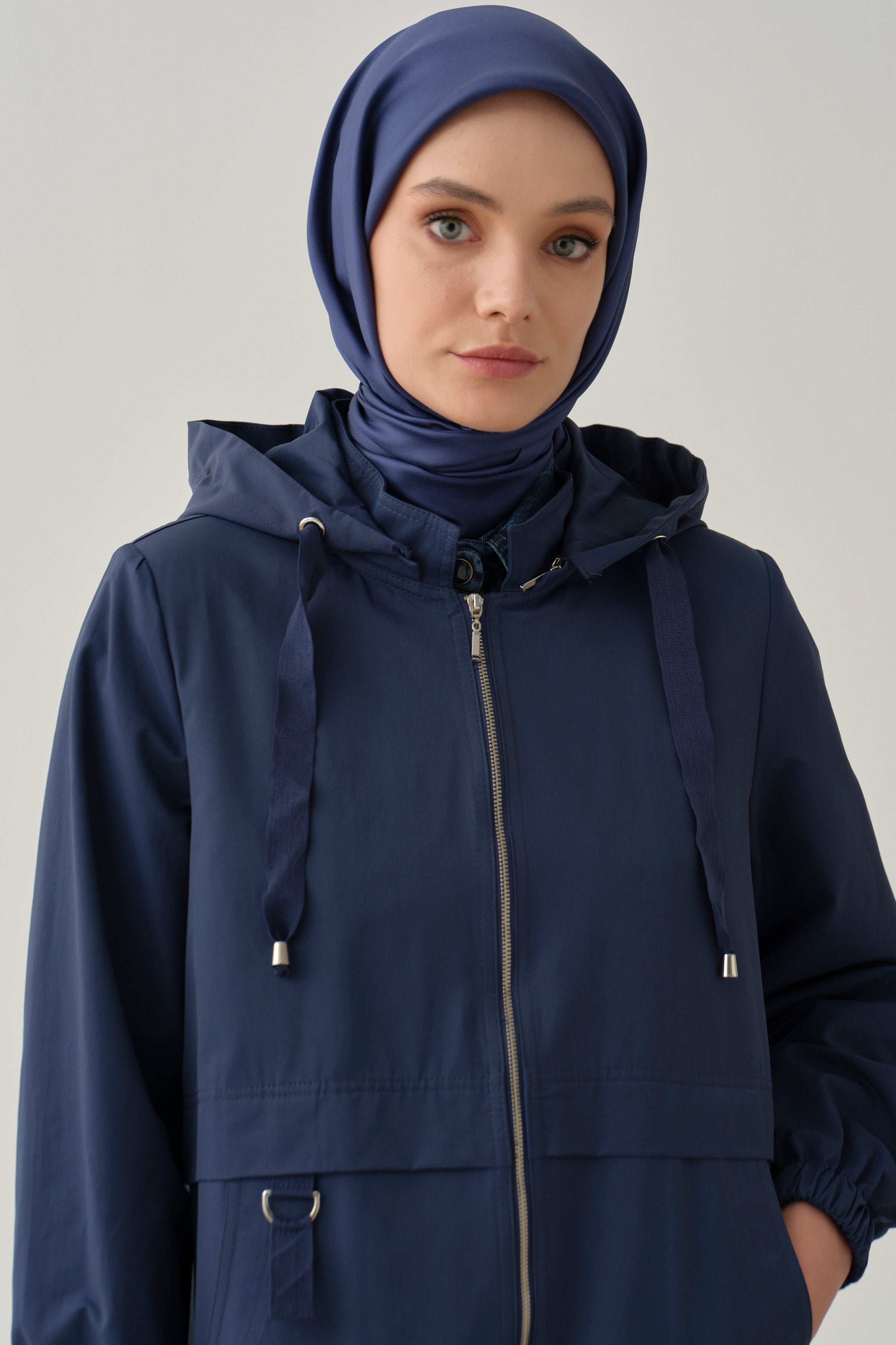 Aller Detaylı Yırtmaçlı Parka - İndigo TUGBA