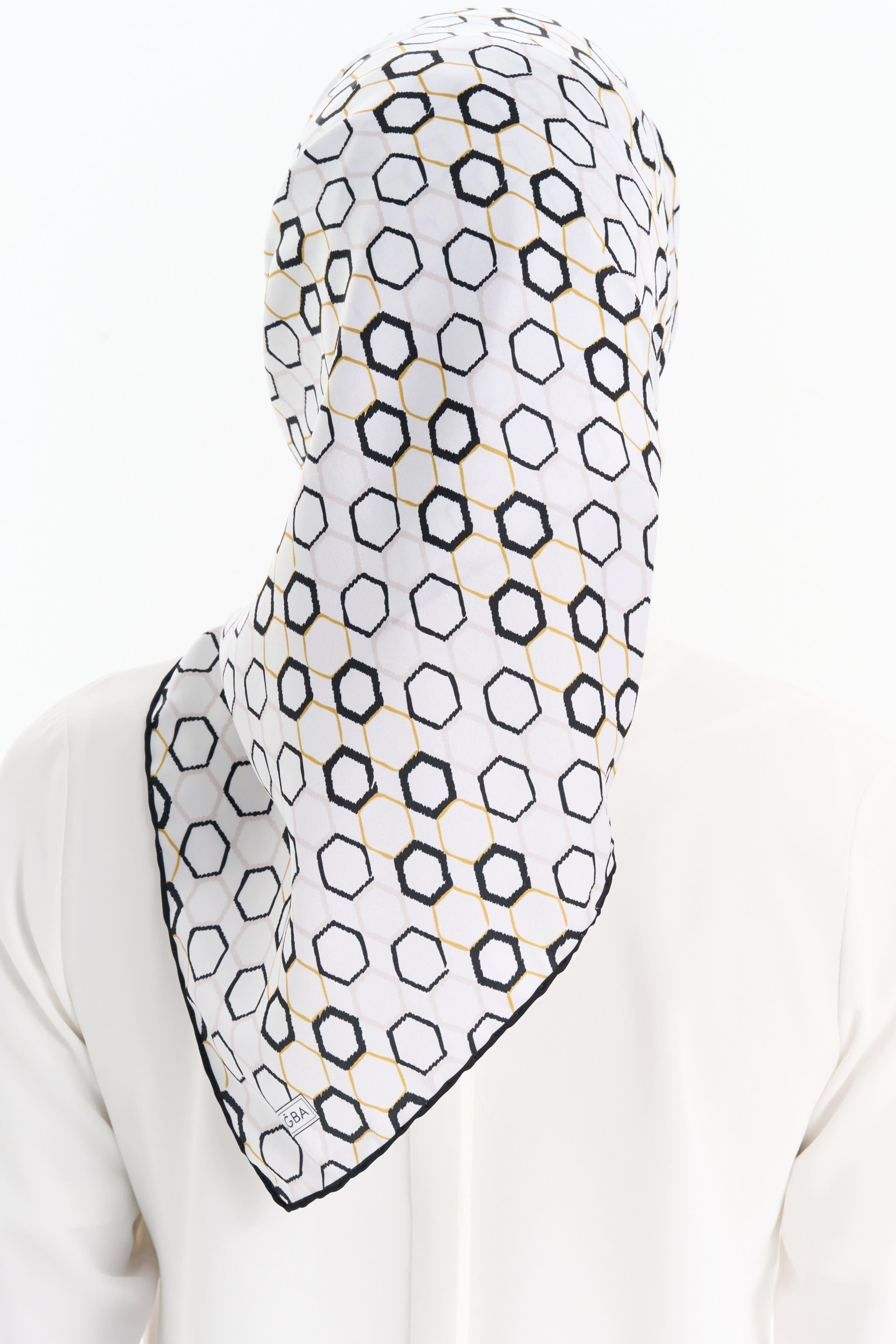 Altıgen Desenli Stil Eşarp - Ekru TUGBA