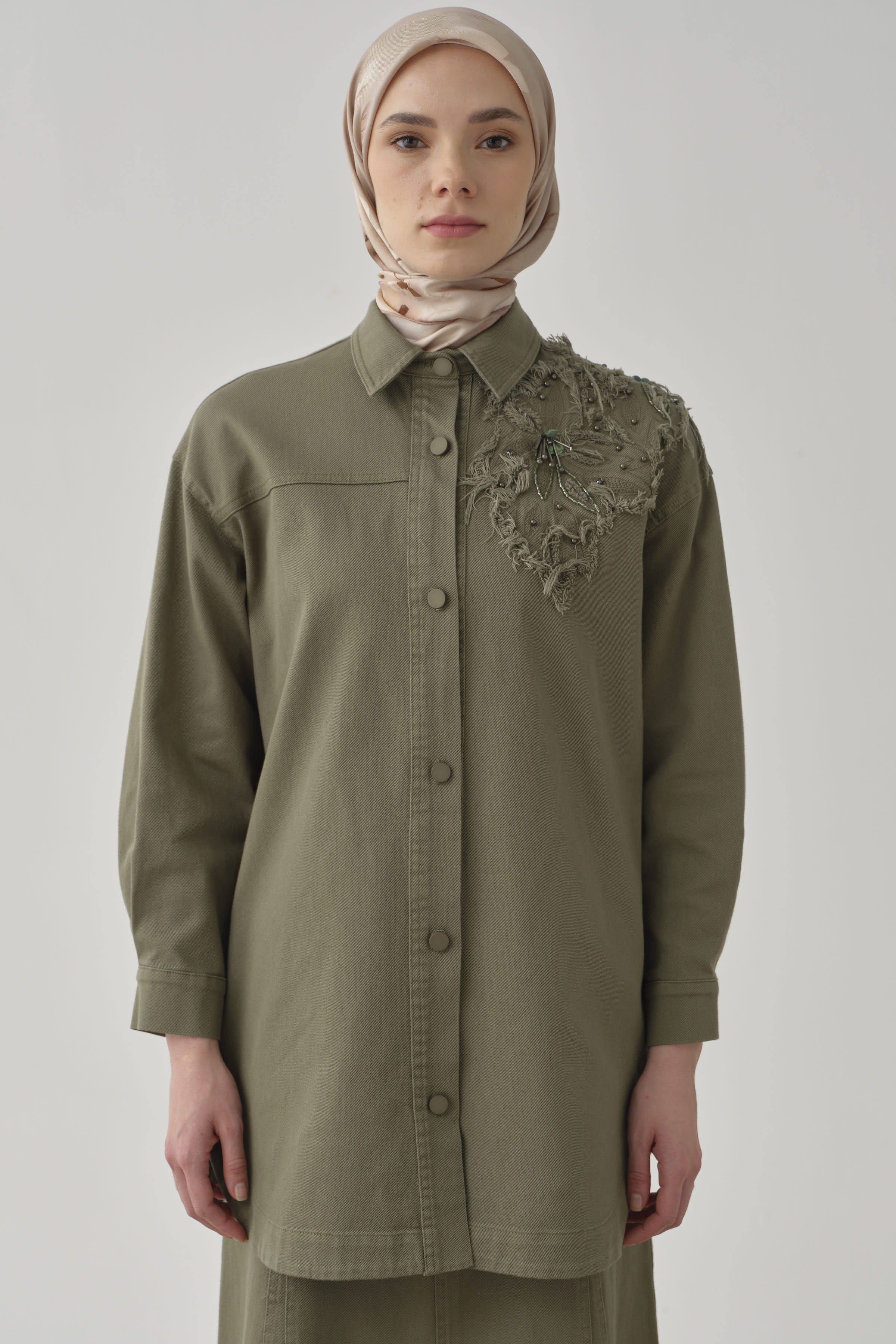 Aplike Nakış Detaylı Canvas Ceket - Haki TUGBA