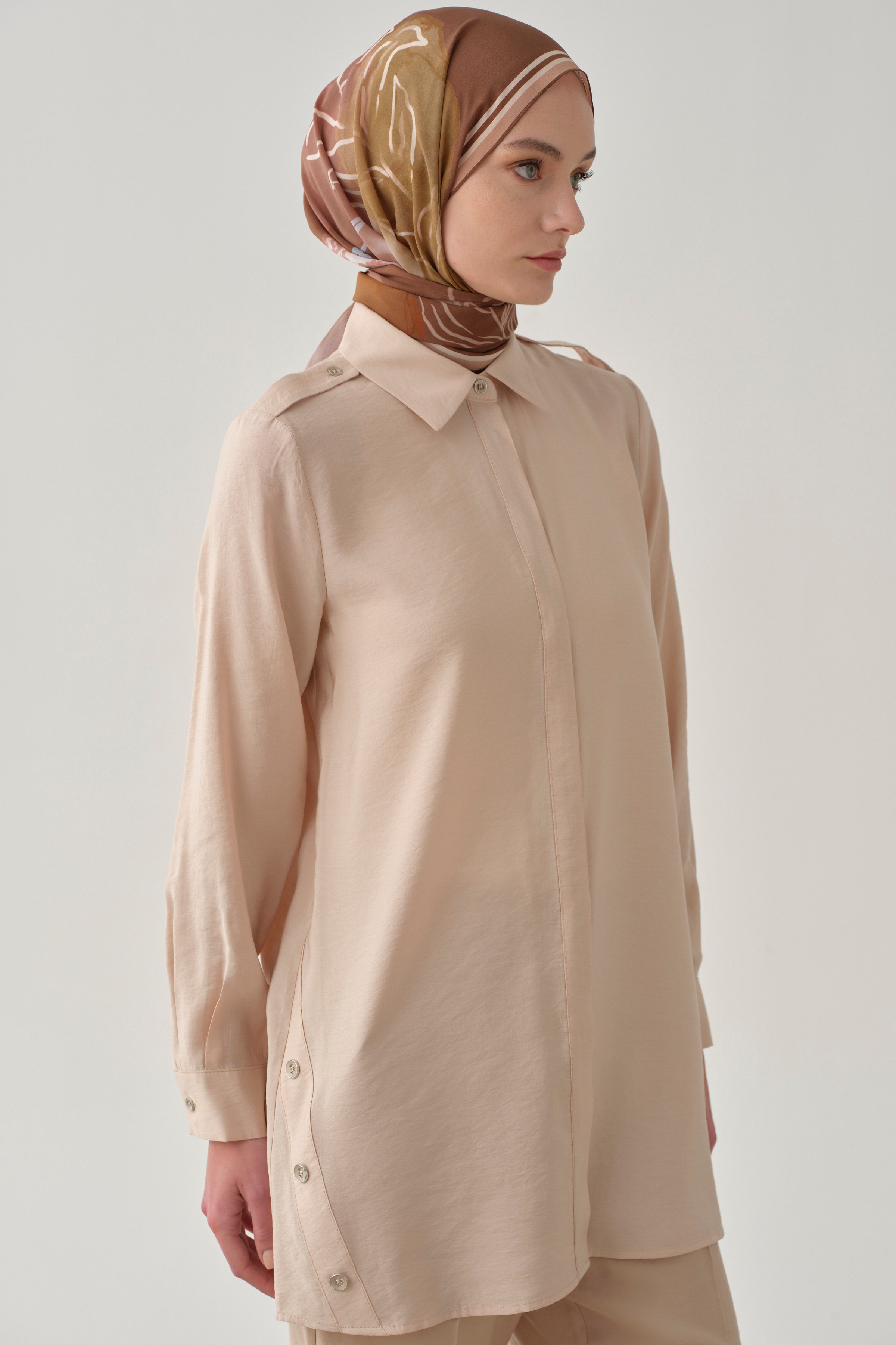 Apoletli Gizli Patlı Tunik - Bej TUGBA