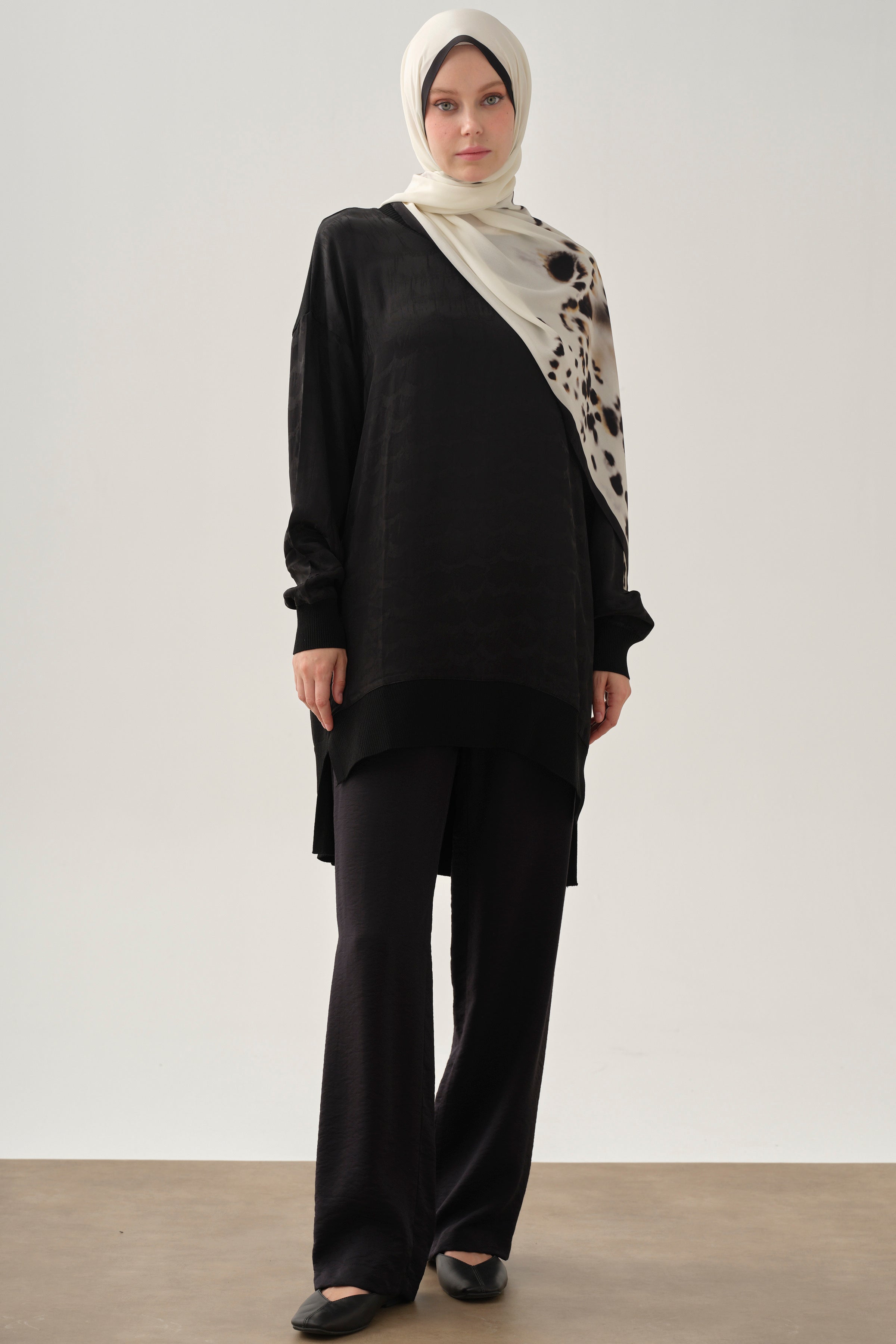 Arka Bel Lastikli Bol Paça Pantolon - Siyah TUGBA