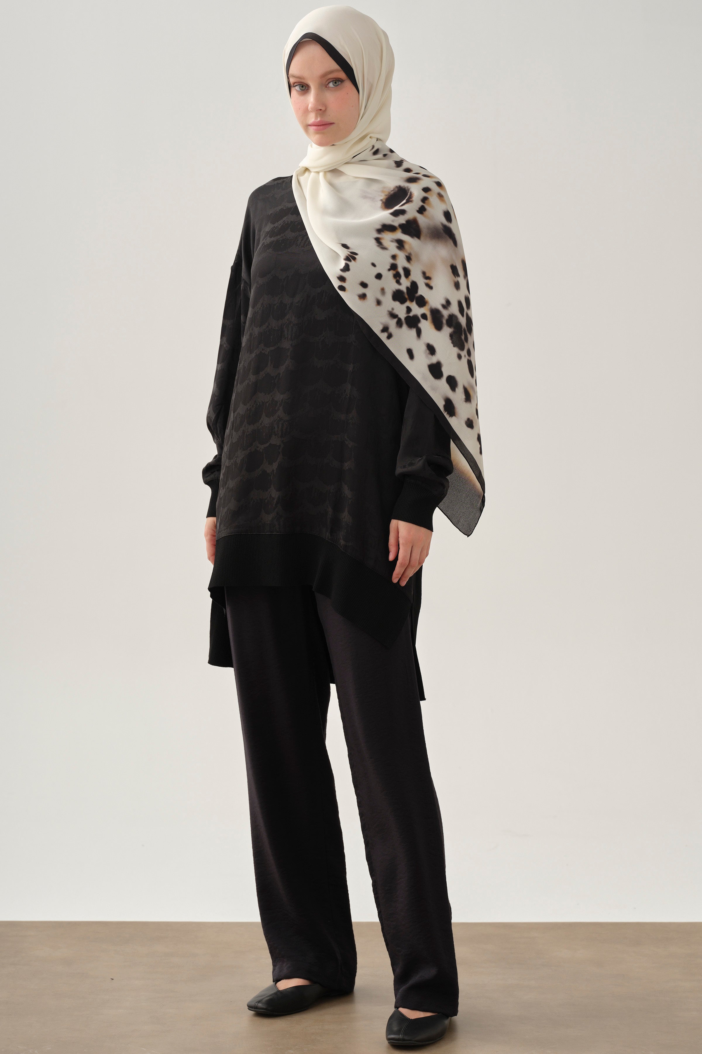 Arka Bel Lastikli Bol Paça Pantolon - Siyah TUGBA