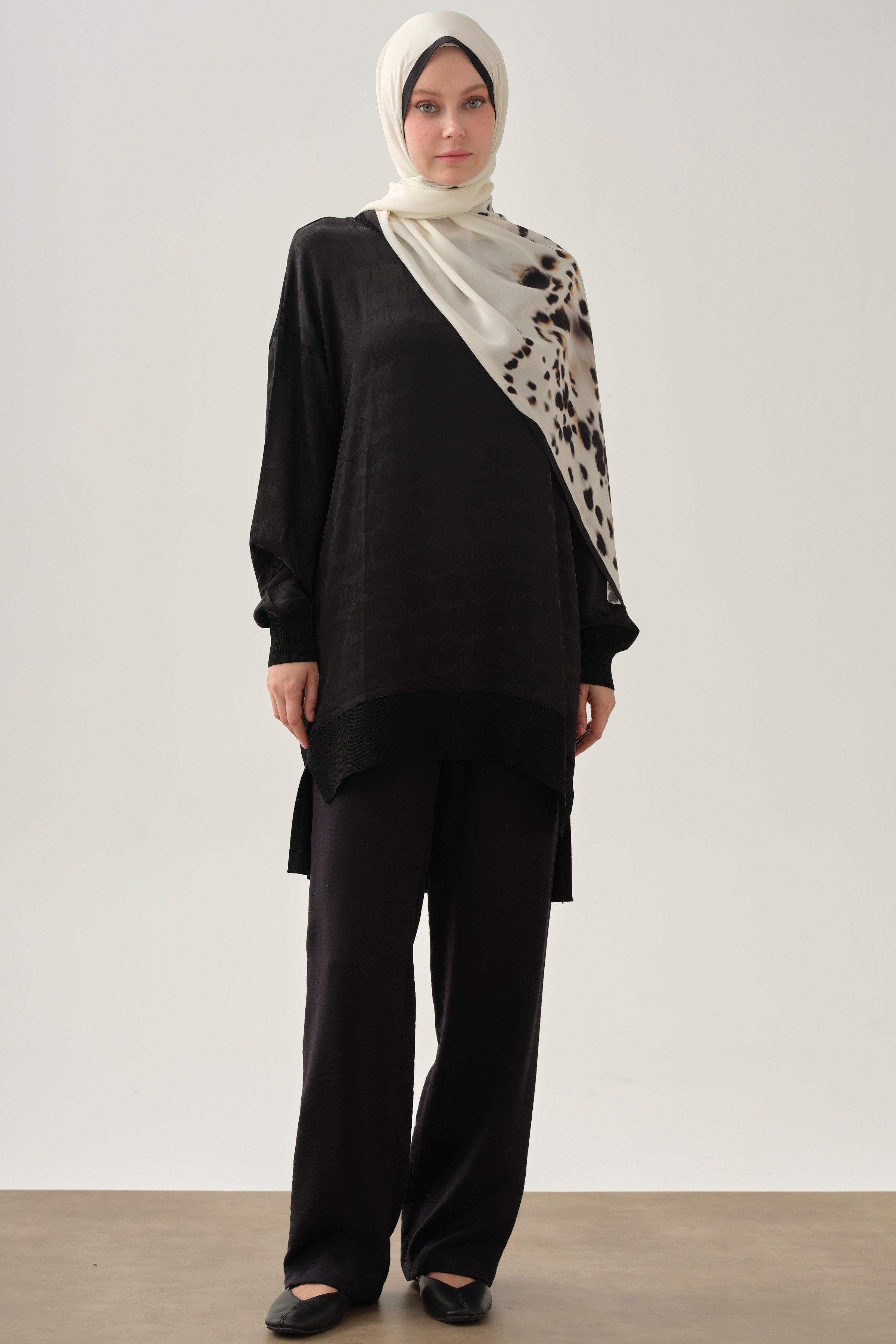 Arka Bel Lastikli Bol Paça Pantolon - Siyah TUGBA