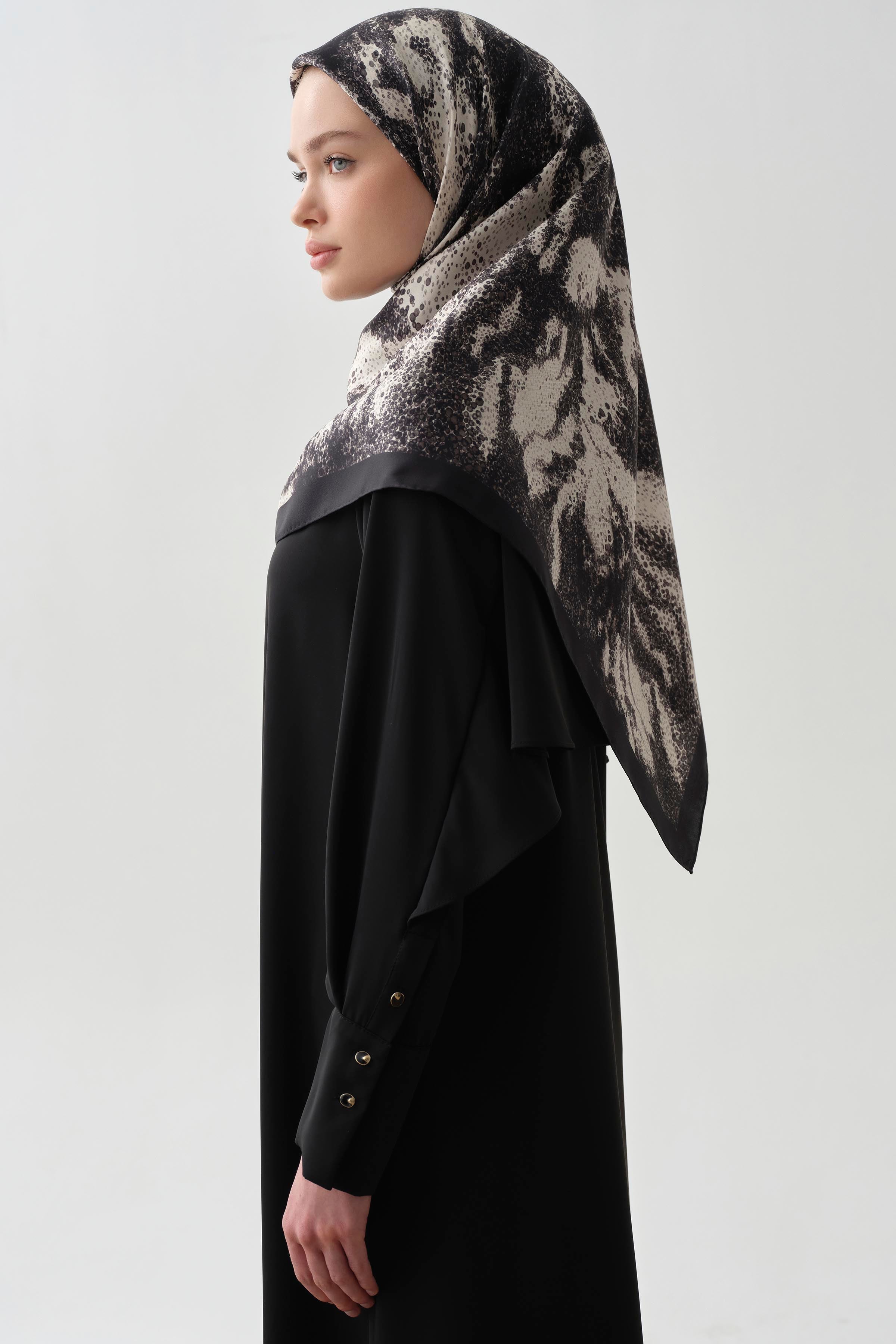 Arka Rüzgarlıklı Tunik - Siyah TUGBA