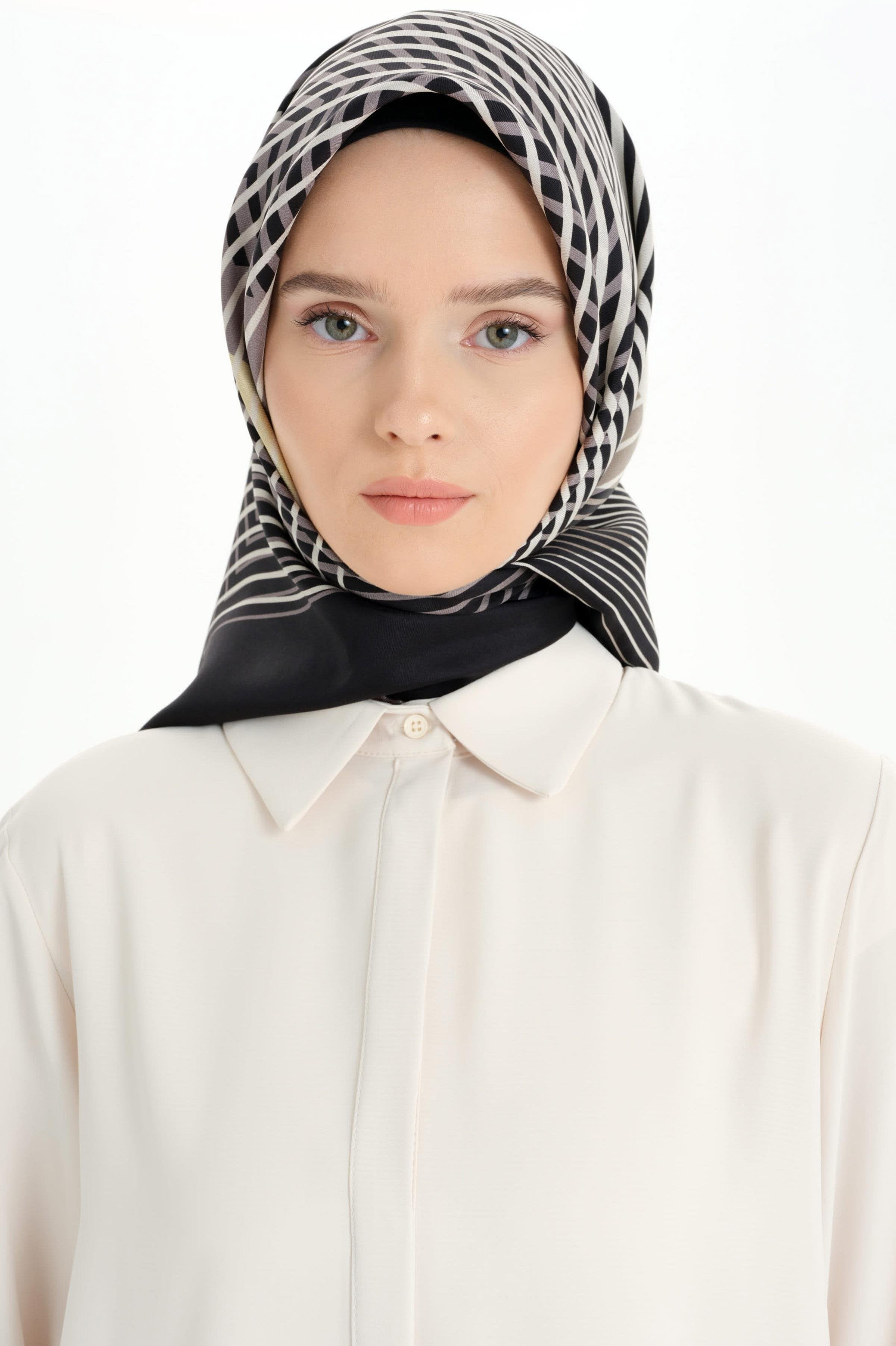 Arkası Pilise Detaylı Tunik - Bej TUGBA