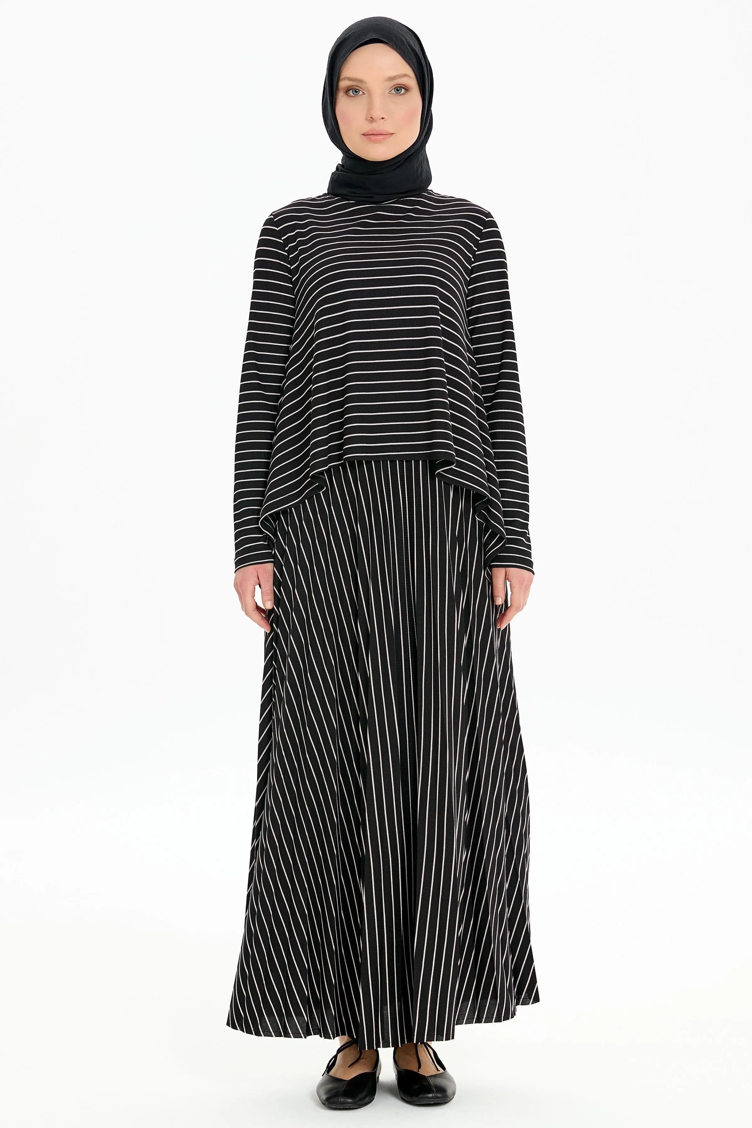 Asimetrik Kesim Bluz Plisoley Etekli Çizgili Takım - Siyah TUGBA