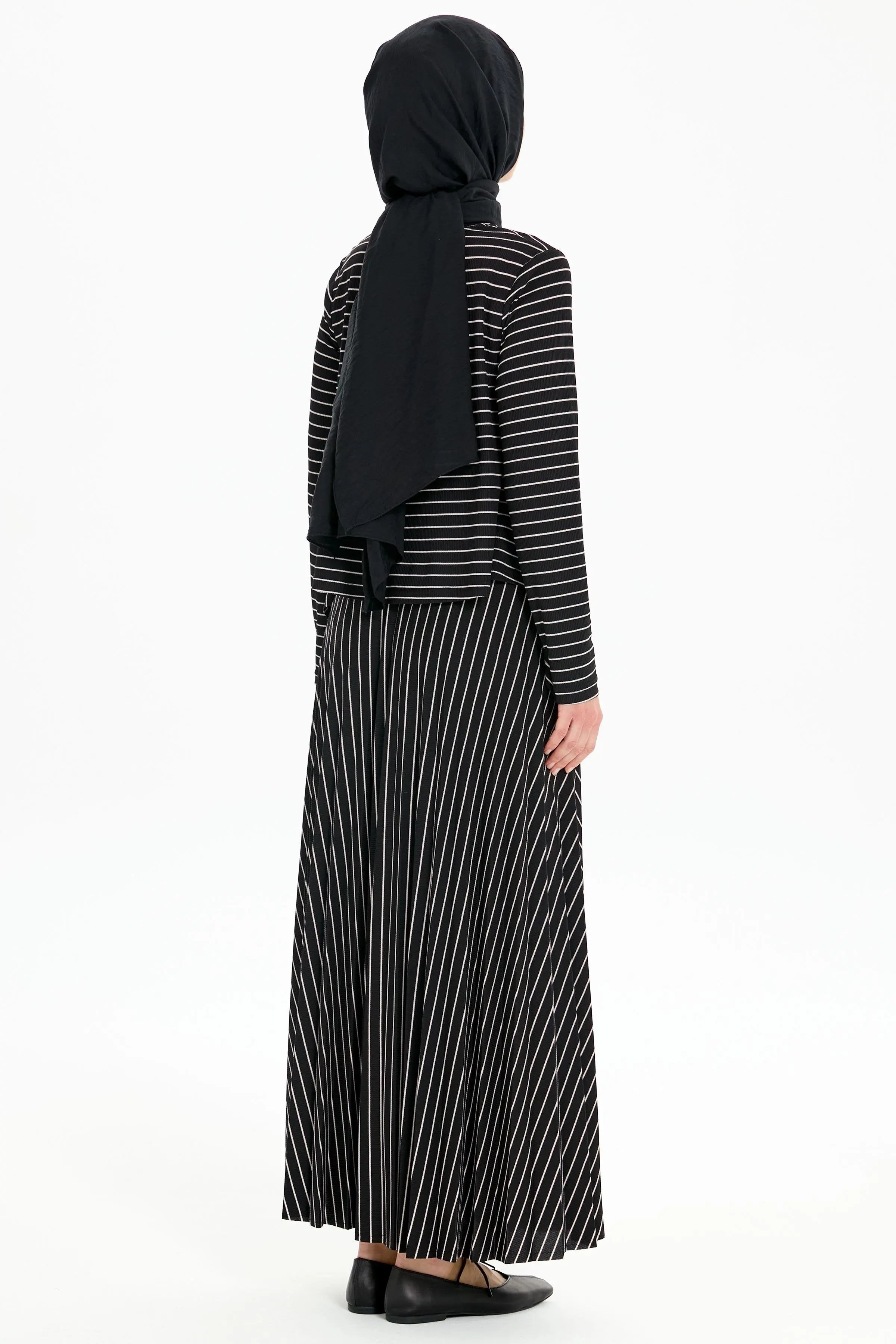 Asimetrik Kesim Bluz Plisoley Etekli Çizgili Takım - Siyah TUGBA