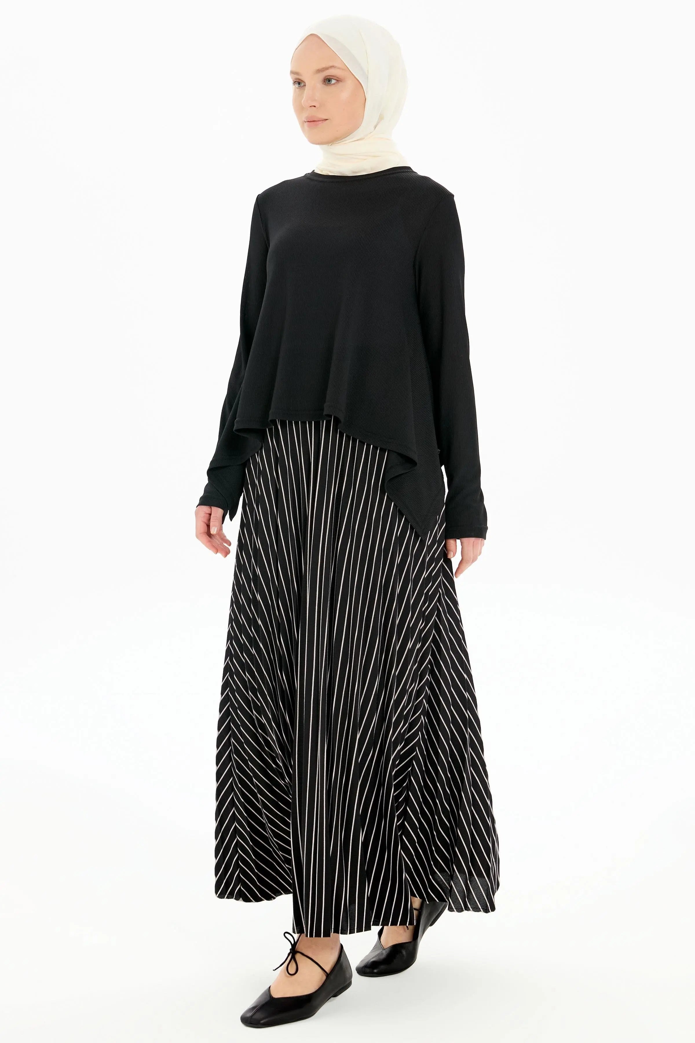 Asimetrik Kesim Bluz Plisoley Etekli Takım - Siyah TUGBA