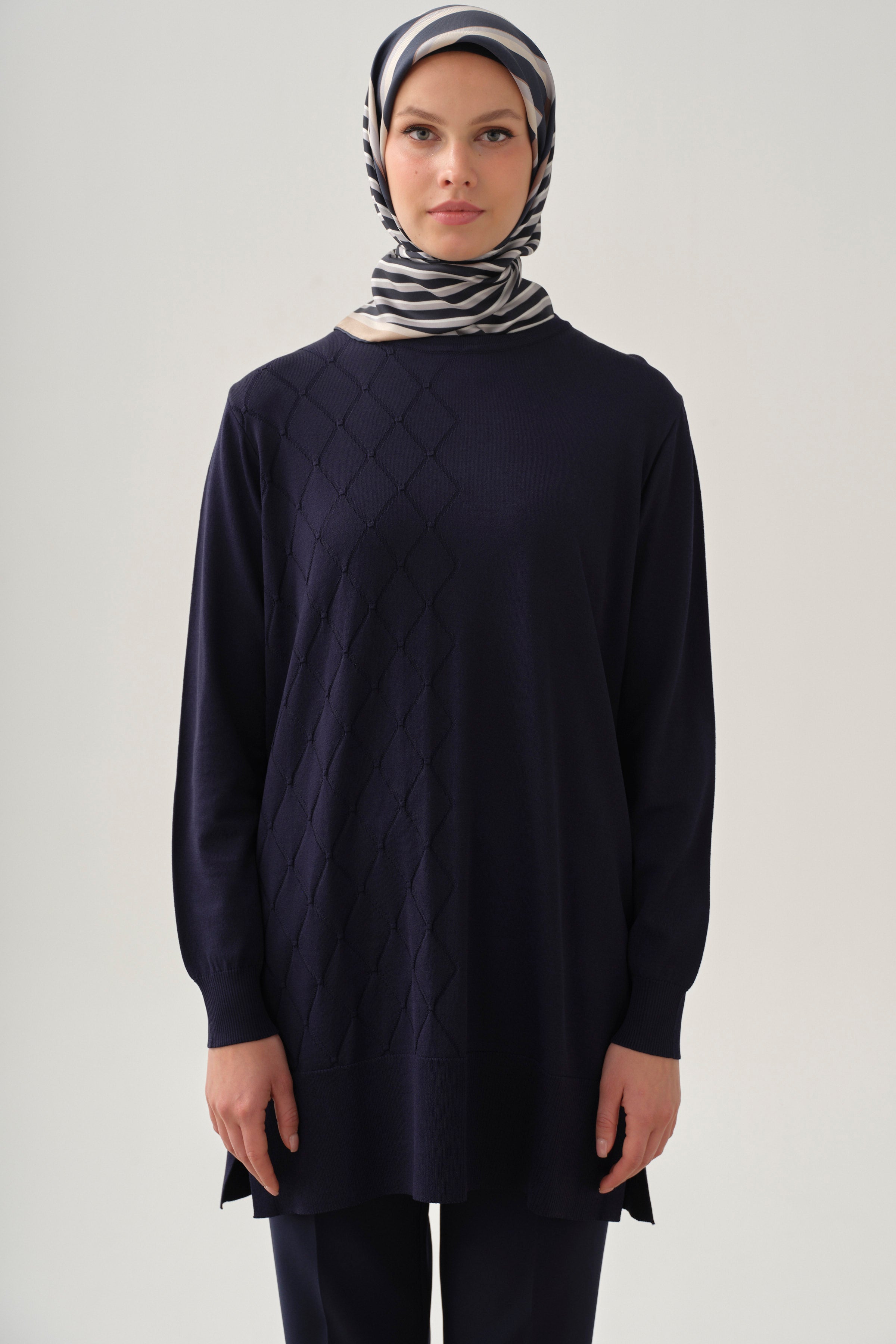 Baklava Desenli Tunik - Lacivert TUGBA