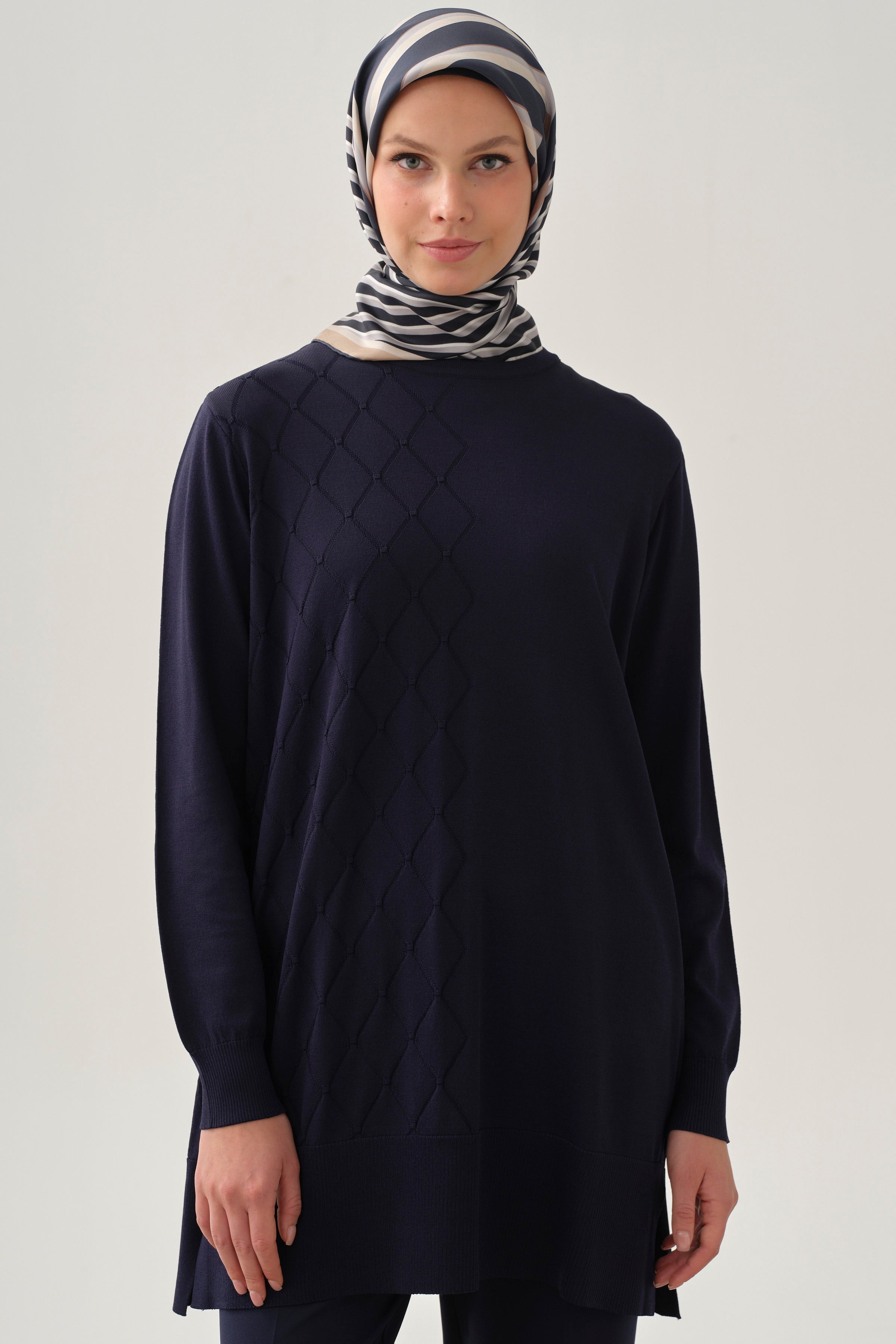 Baklava Desenli Tunik - Lacivert TUGBA