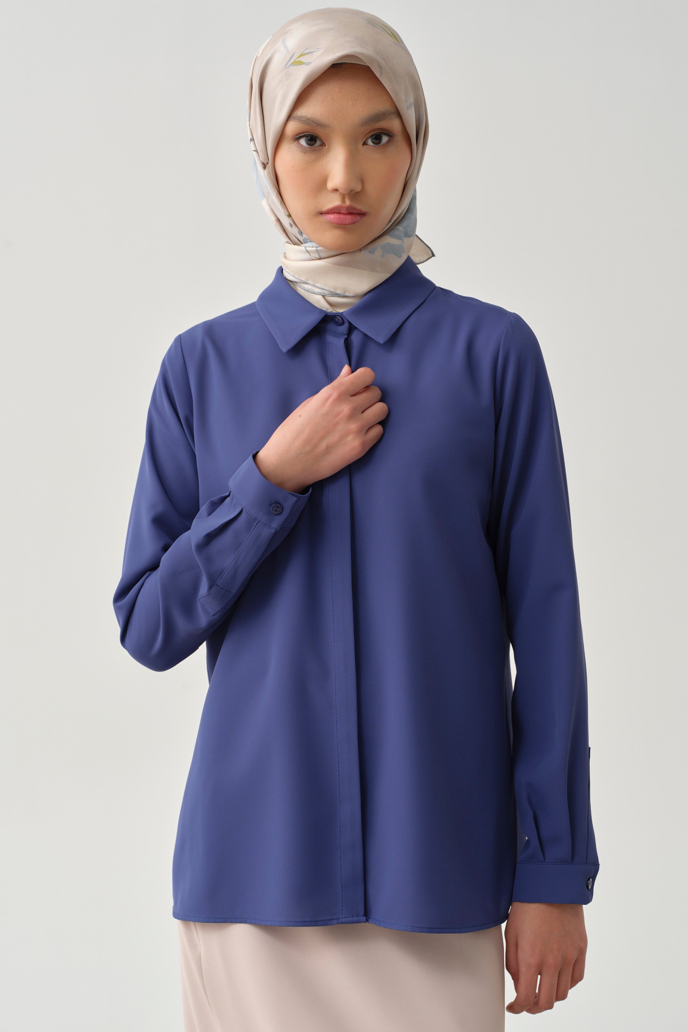 Basic Gizli Patlı Gömlek - Lacivert TUGBA