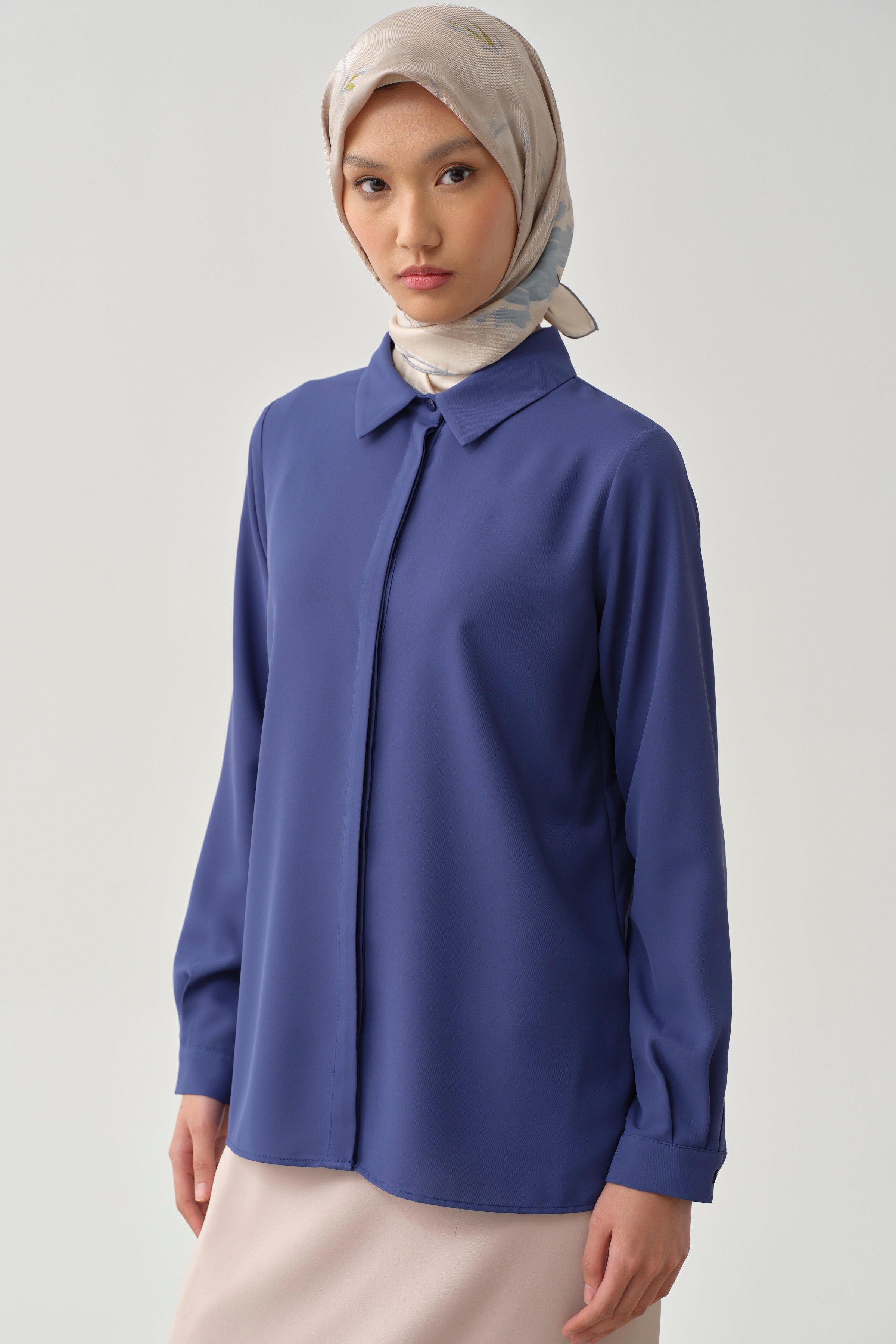 Basic Gizli Patlı Gömlek - Lacivert TUGBA