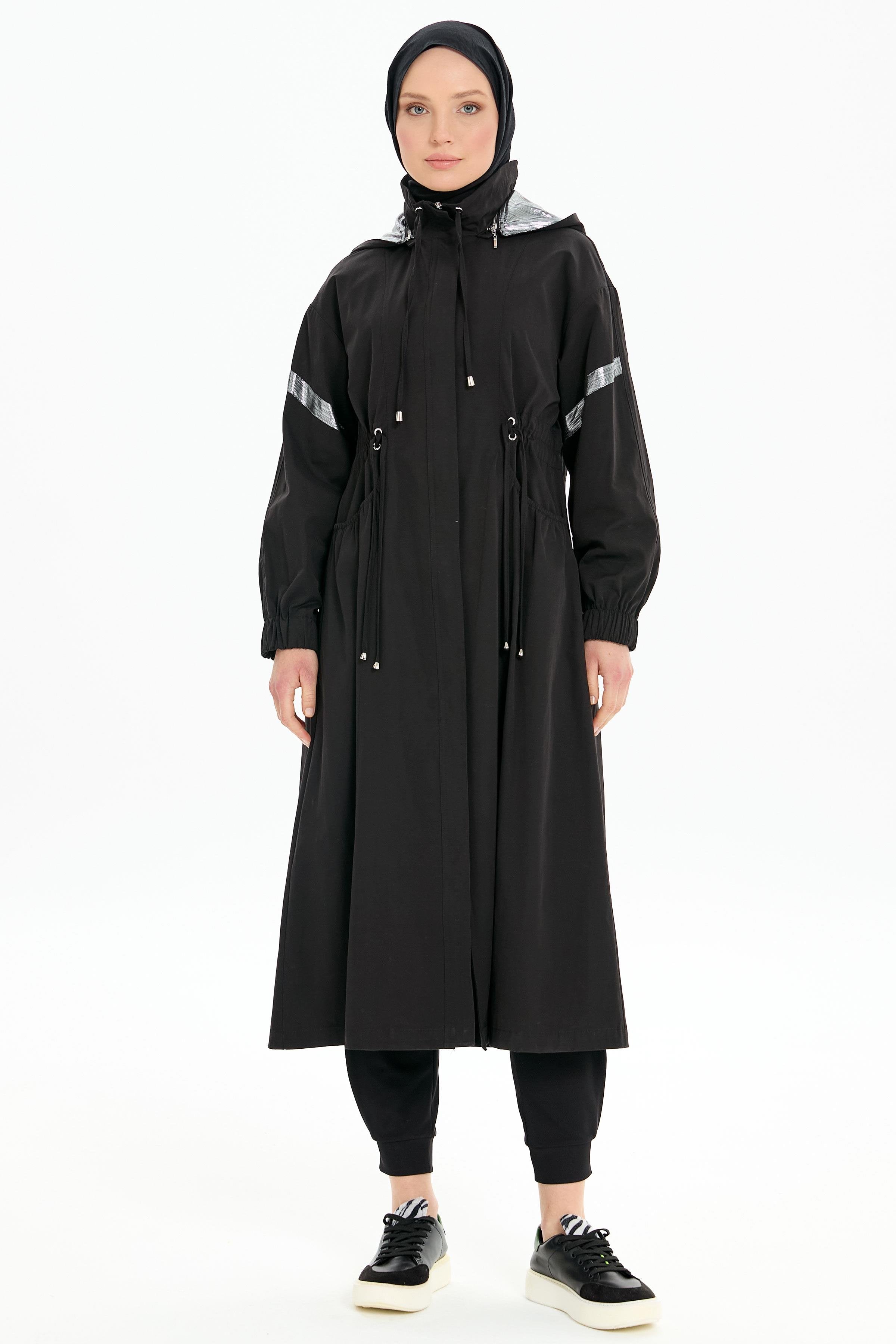 Bel Büzgülü Garnili Yağmurluk - Siyah TUGBA