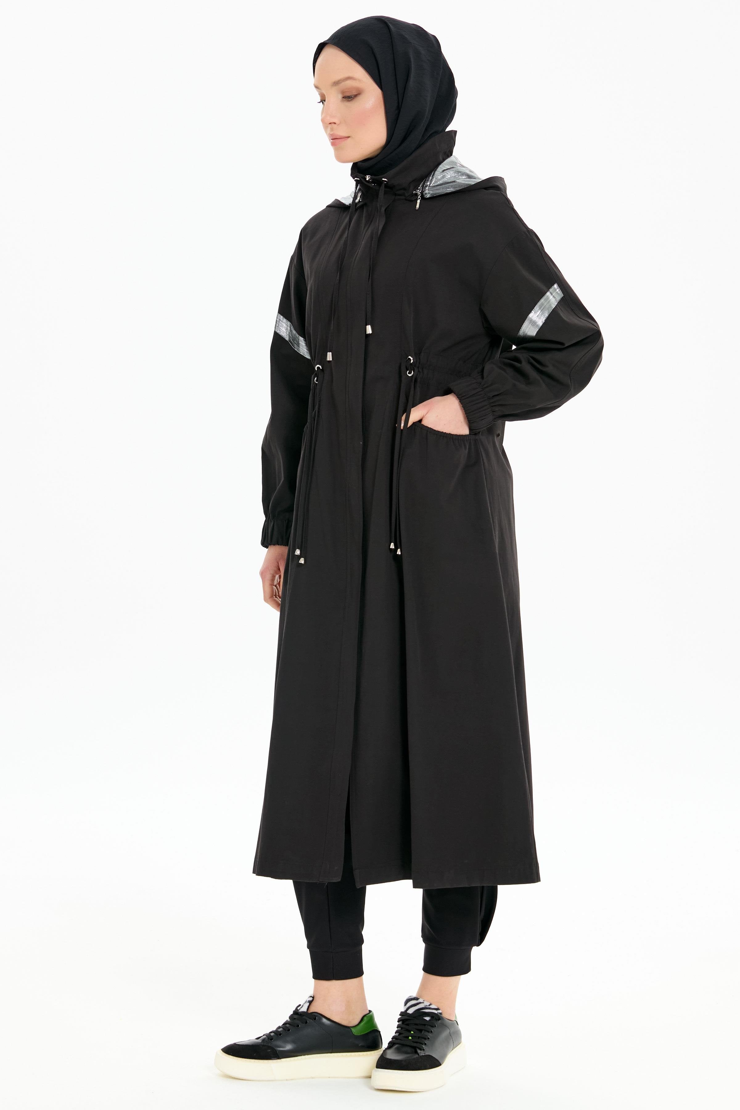 Bel Büzgülü Garnili Yağmurluk - Siyah TUGBA