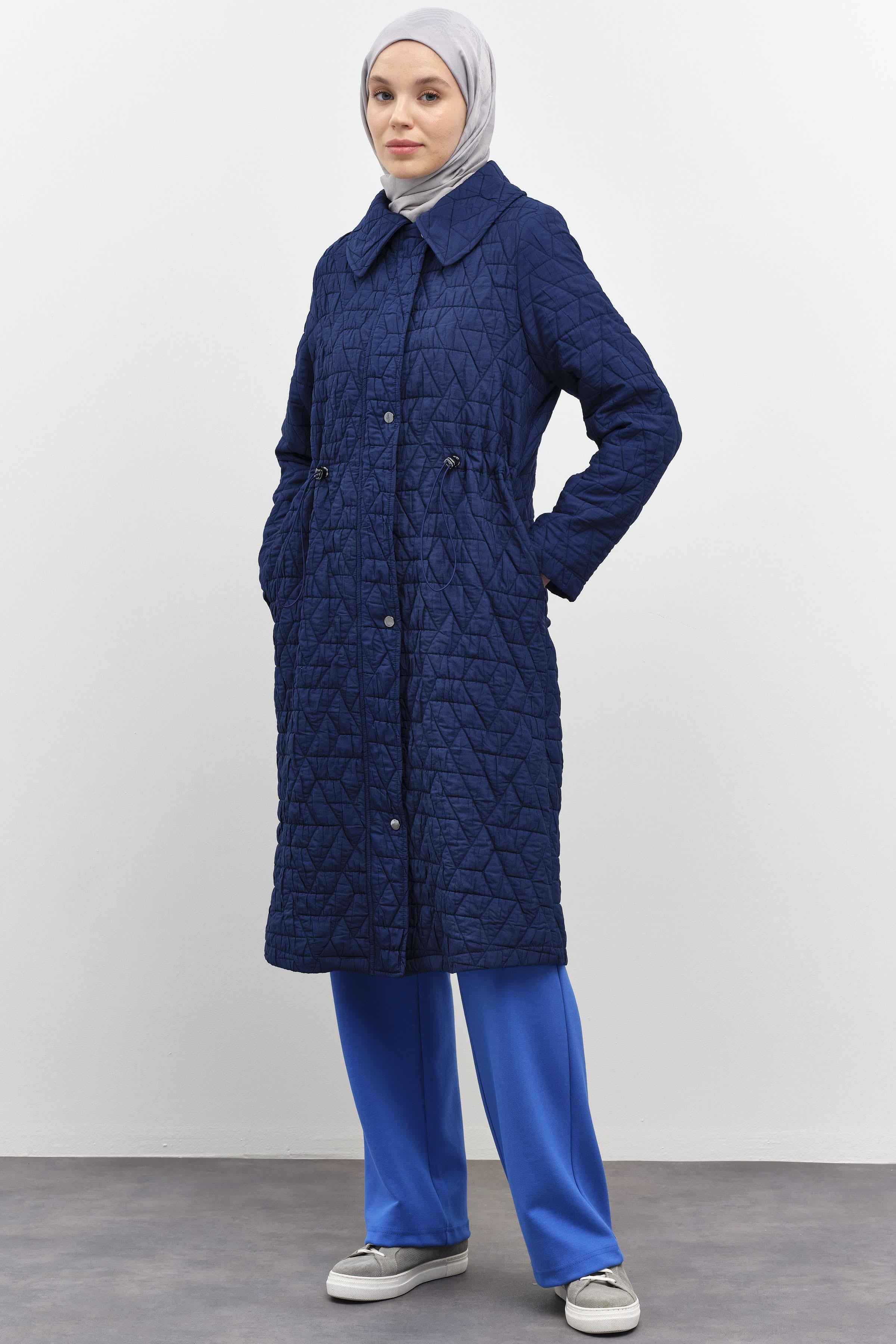 Bel Büzgülü İnce Kapitone Kap - Lacivert TUGBA