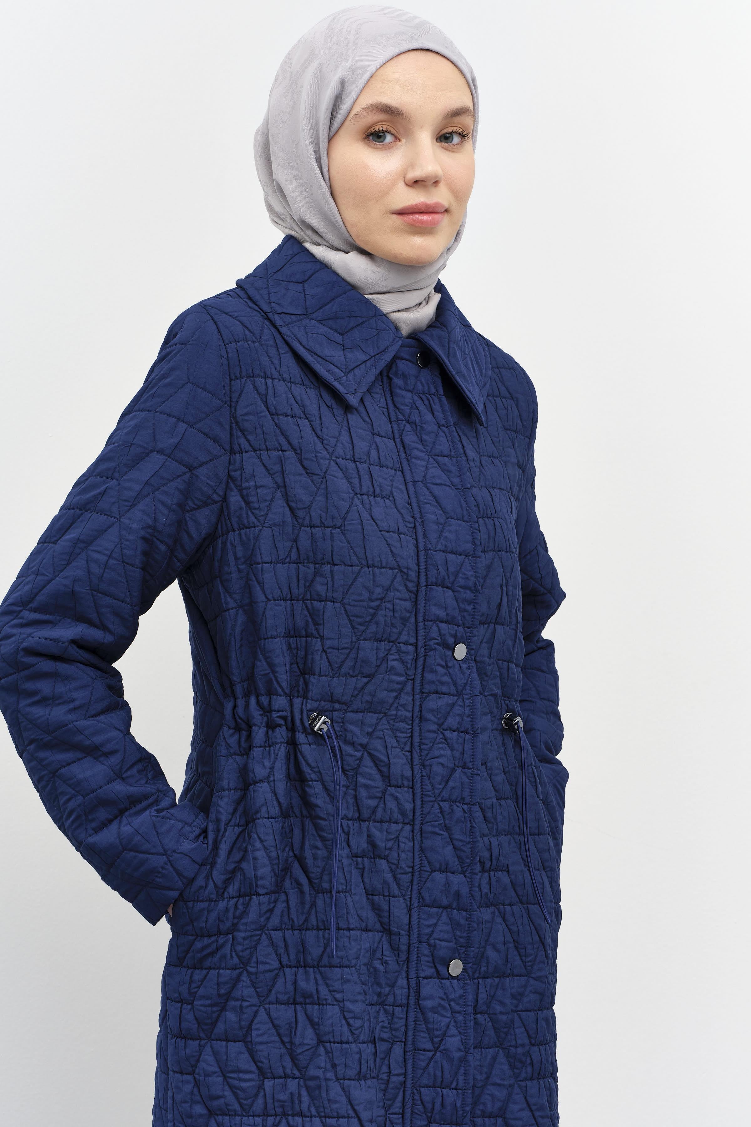 Bel Büzgülü İnce Kapitone Kap - Lacivert TUGBA