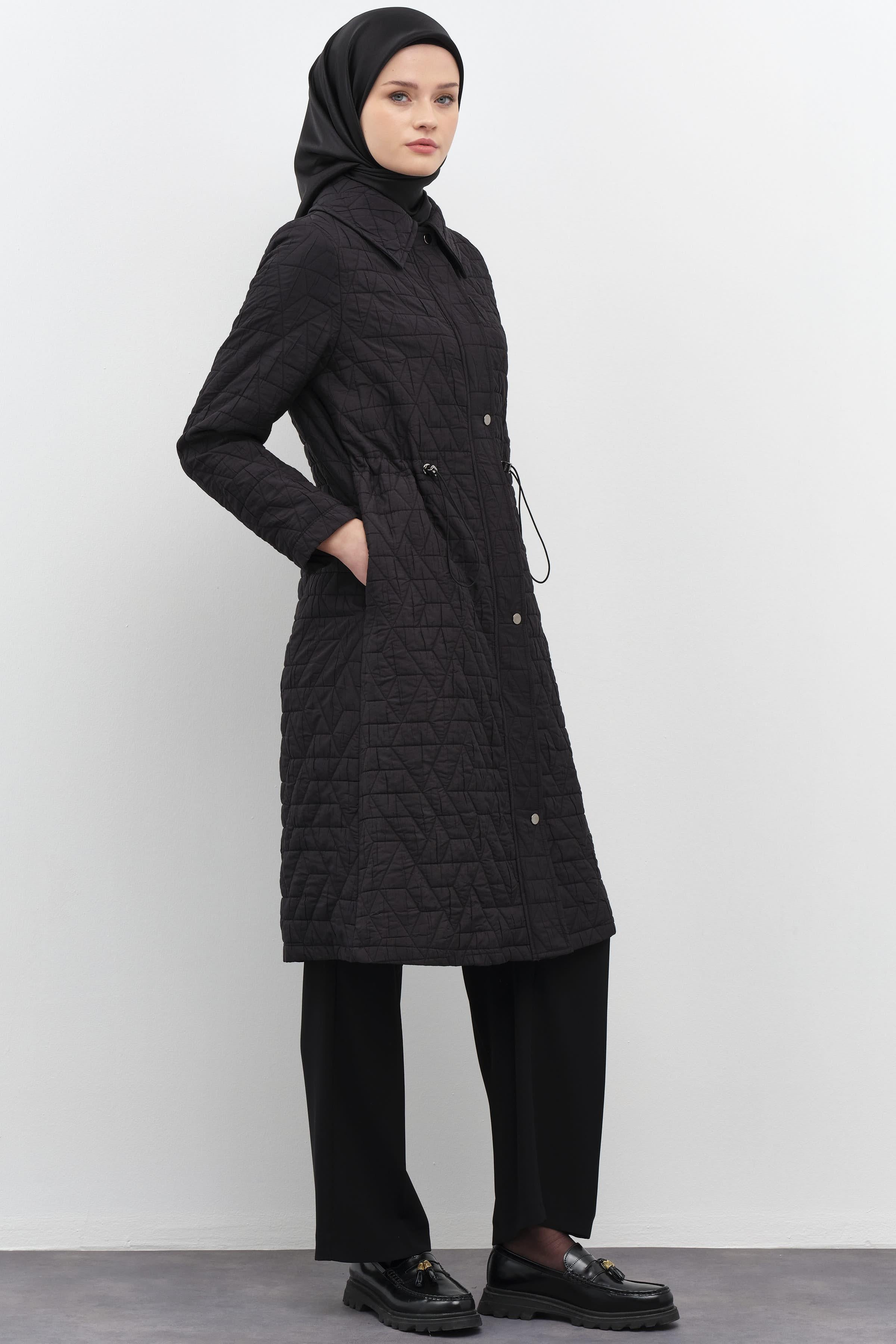 Bel Büzgülü İnce Kapitone Kap - Siyah TUGBA