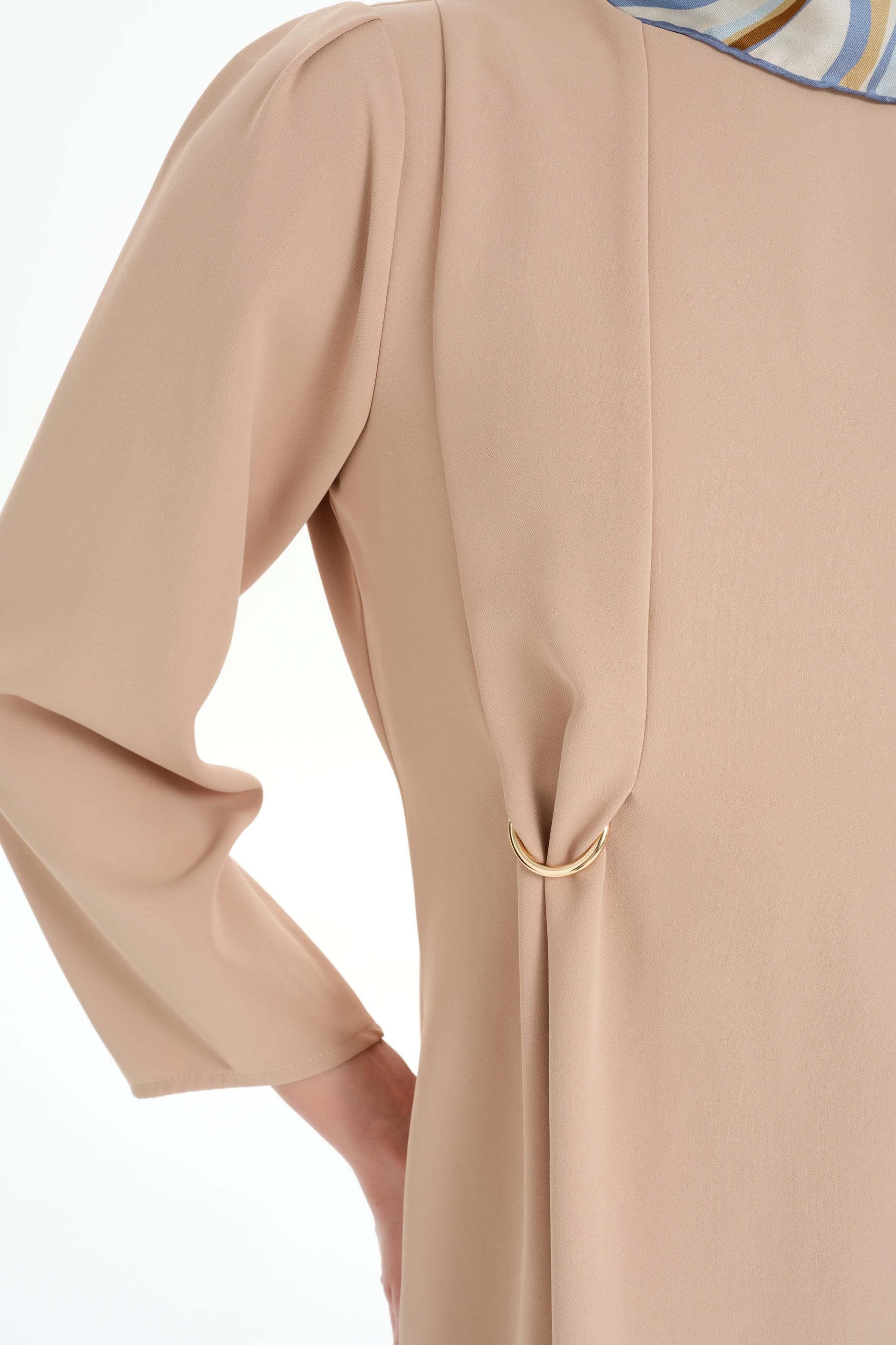 Bel Kısmı Toka Detaylı Bluz - Bej TUGBA