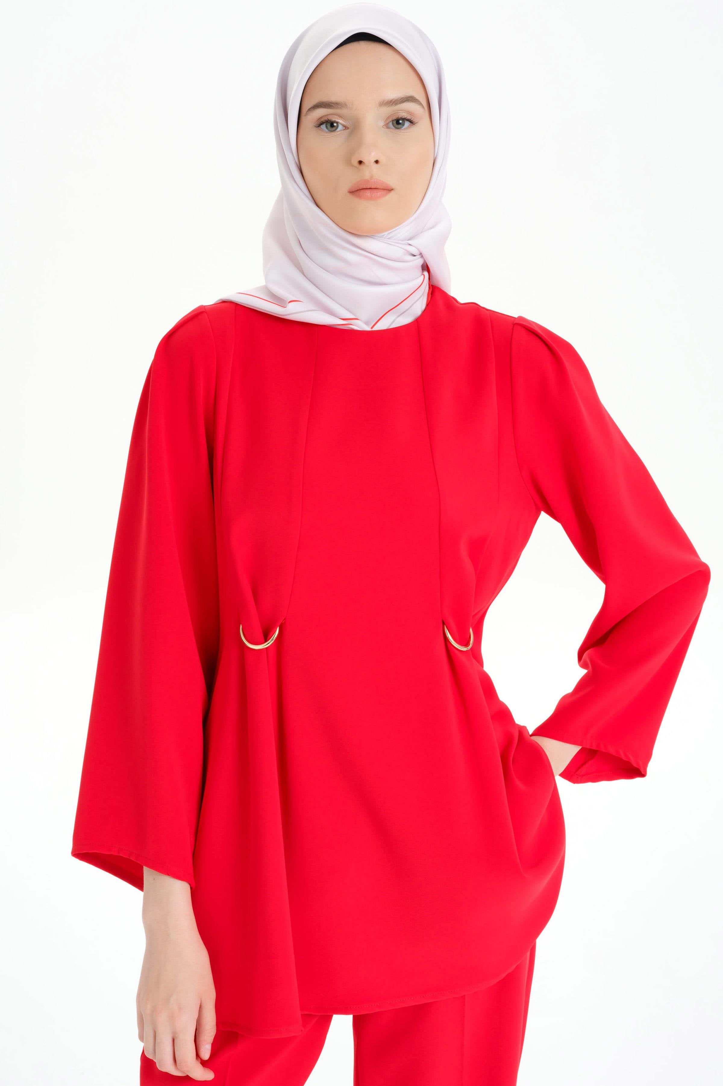 Bel Kısmı Toka Detaylı Bluz - Kırmızı TUGBA