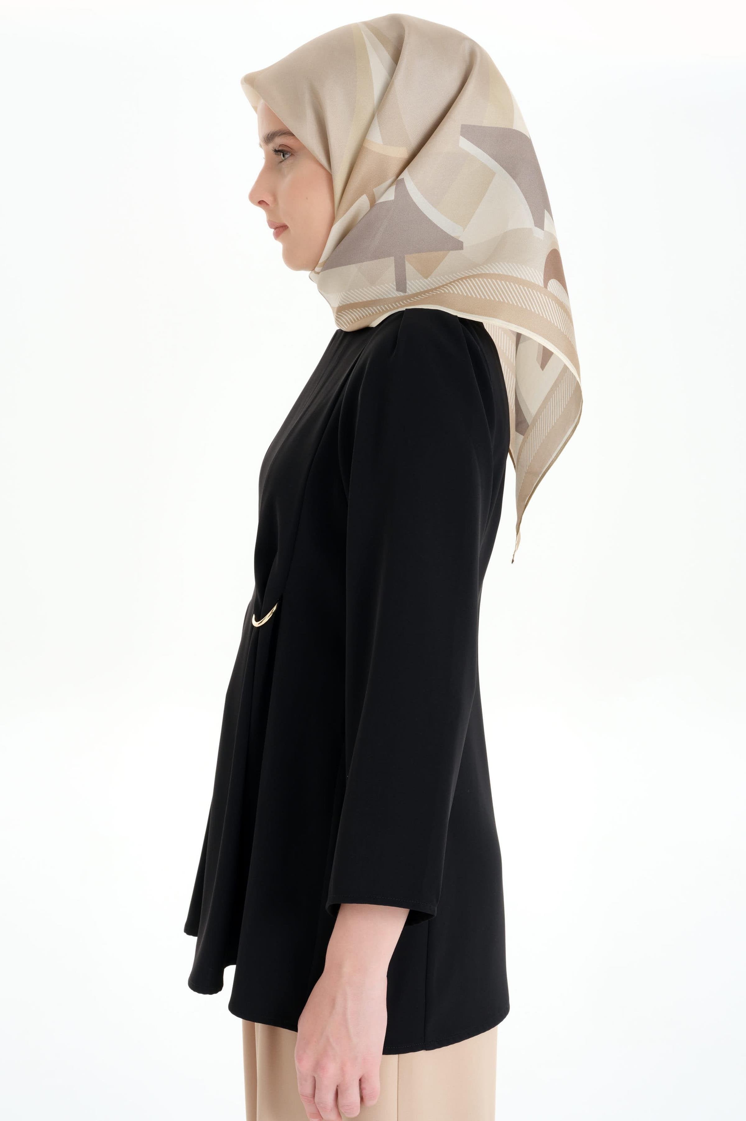 Bel Kısmı Toka Detaylı Bluz - Siyah TUGBA