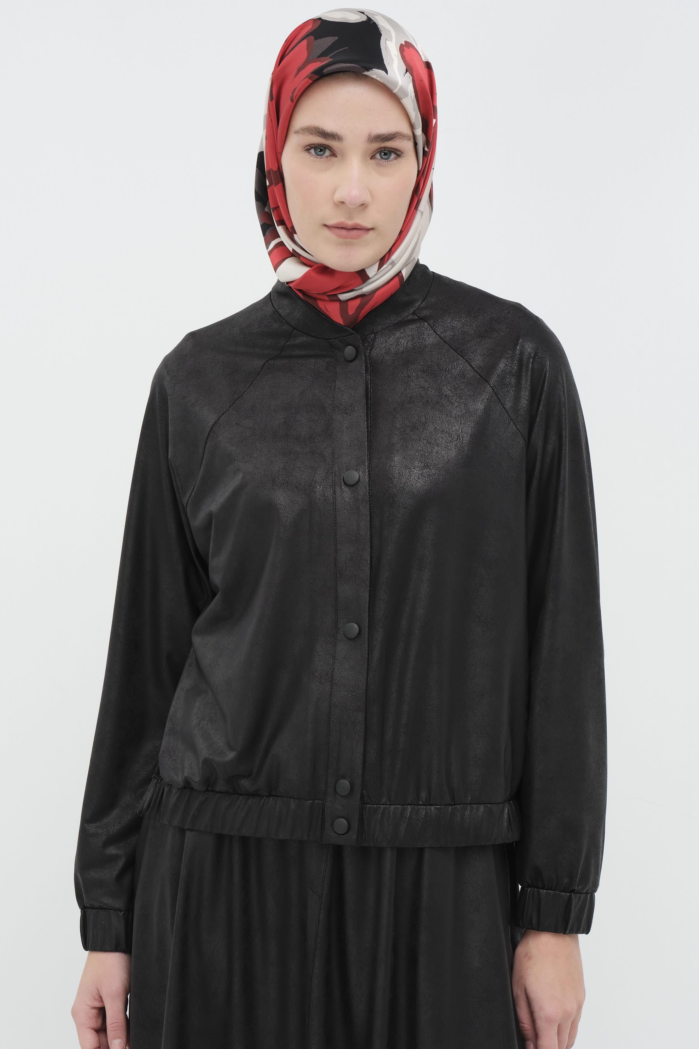 Bel Lastik Detaylı Yırtmaçlı Ceket - Siyah TUGBA