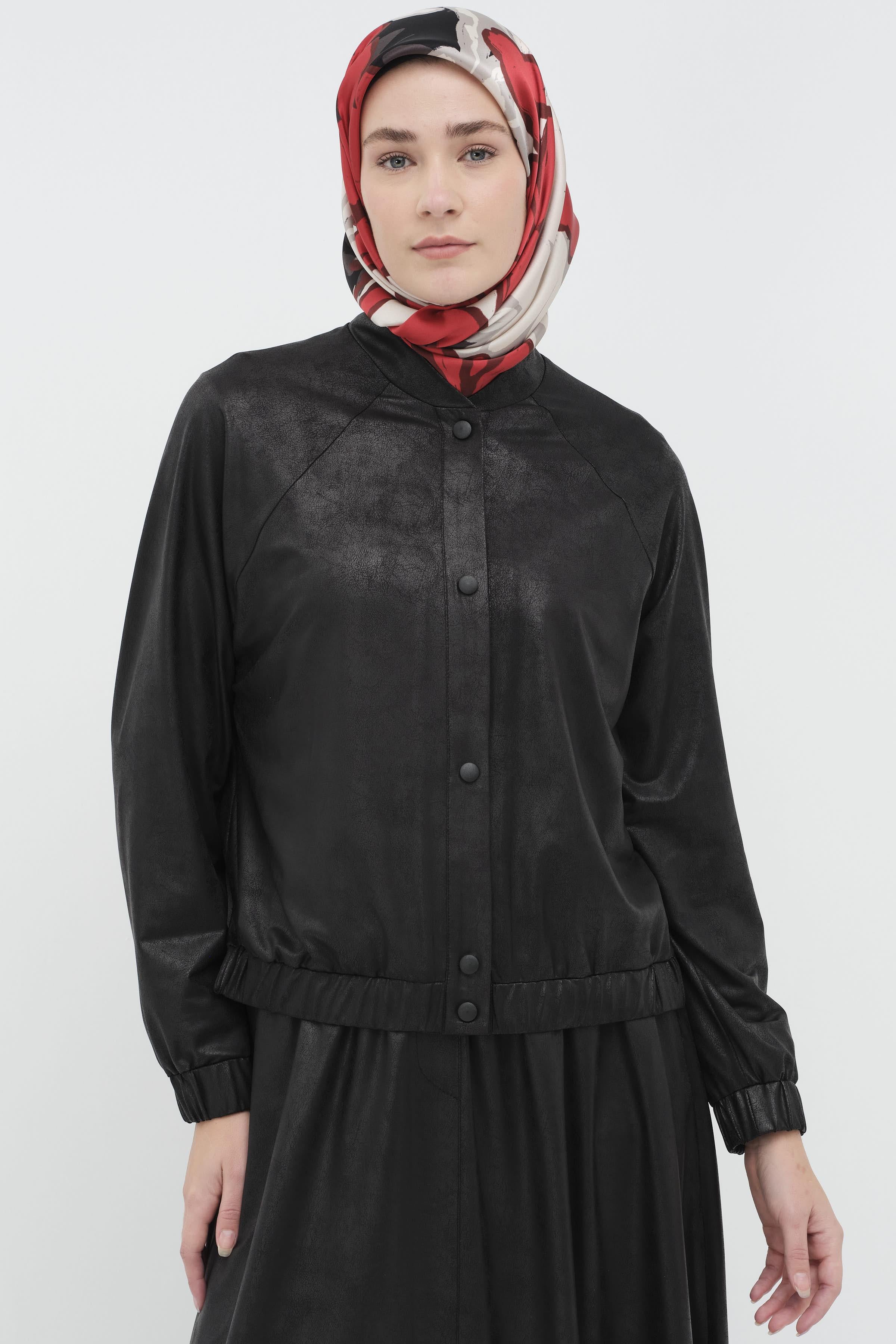 Bel Lastik Detaylı Yırtmaçlı Ceket - Siyah TUGBA