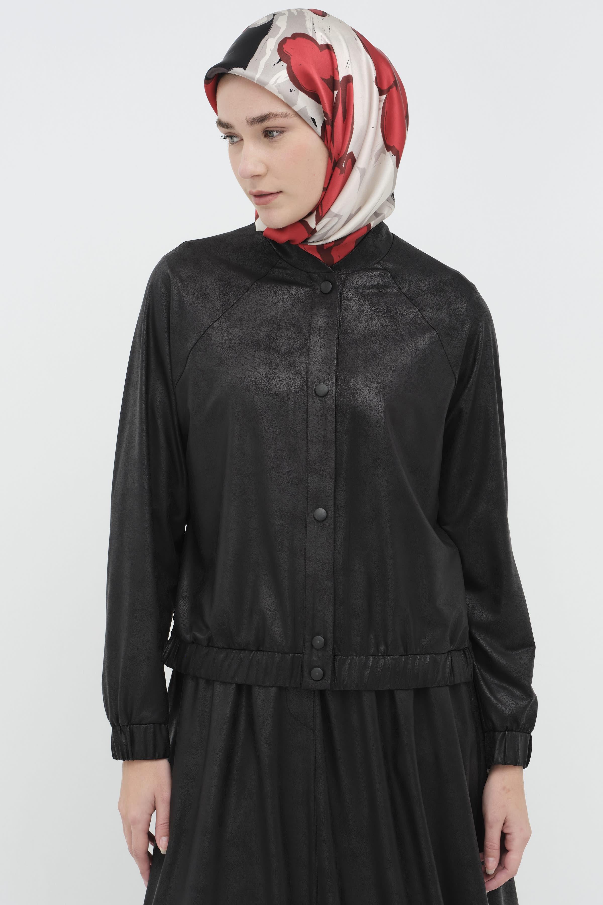 Bel Lastik Detaylı Yırtmaçlı Ceket - Siyah TUGBA