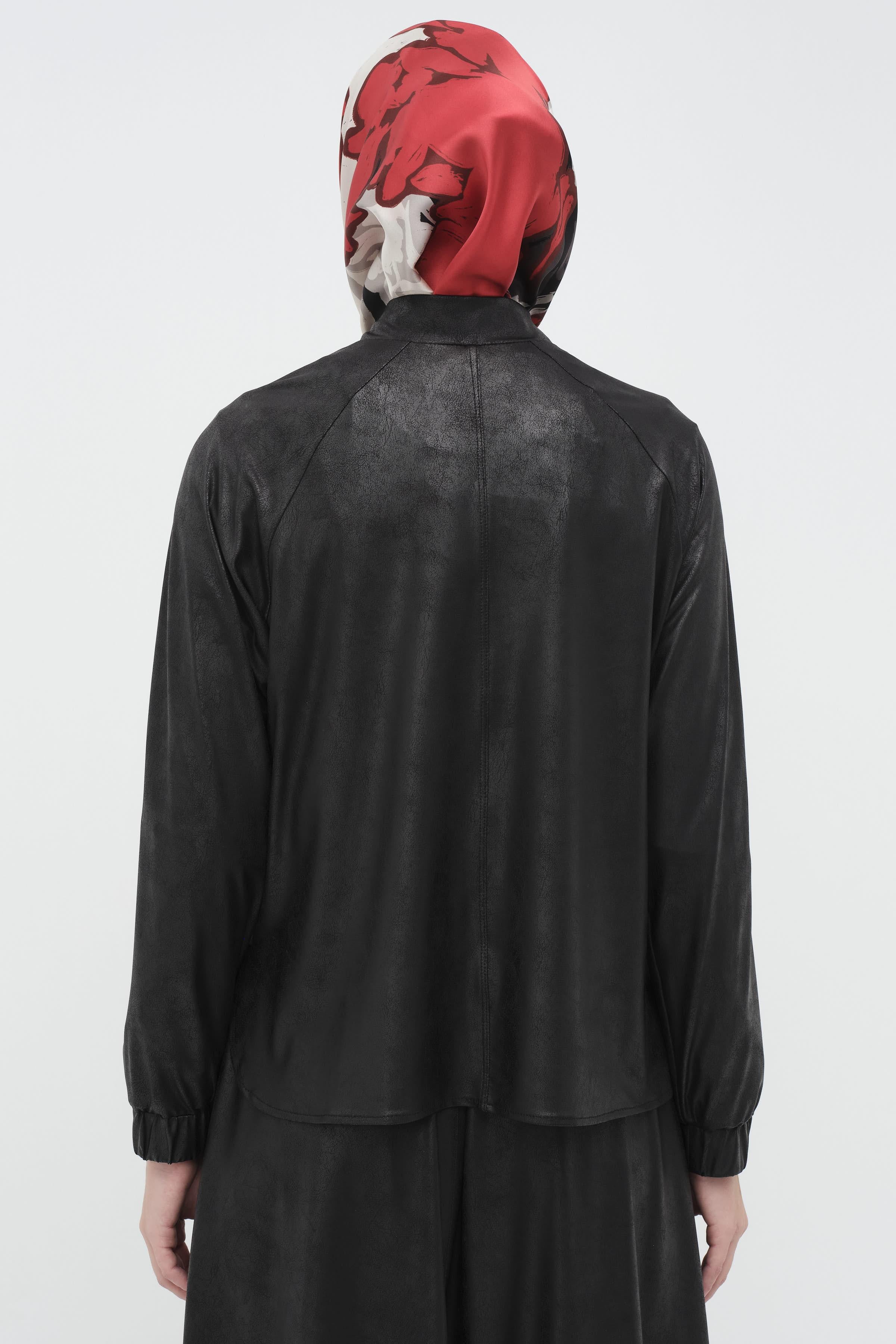 Bel Lastik Detaylı Yırtmaçlı Ceket - Siyah TUGBA